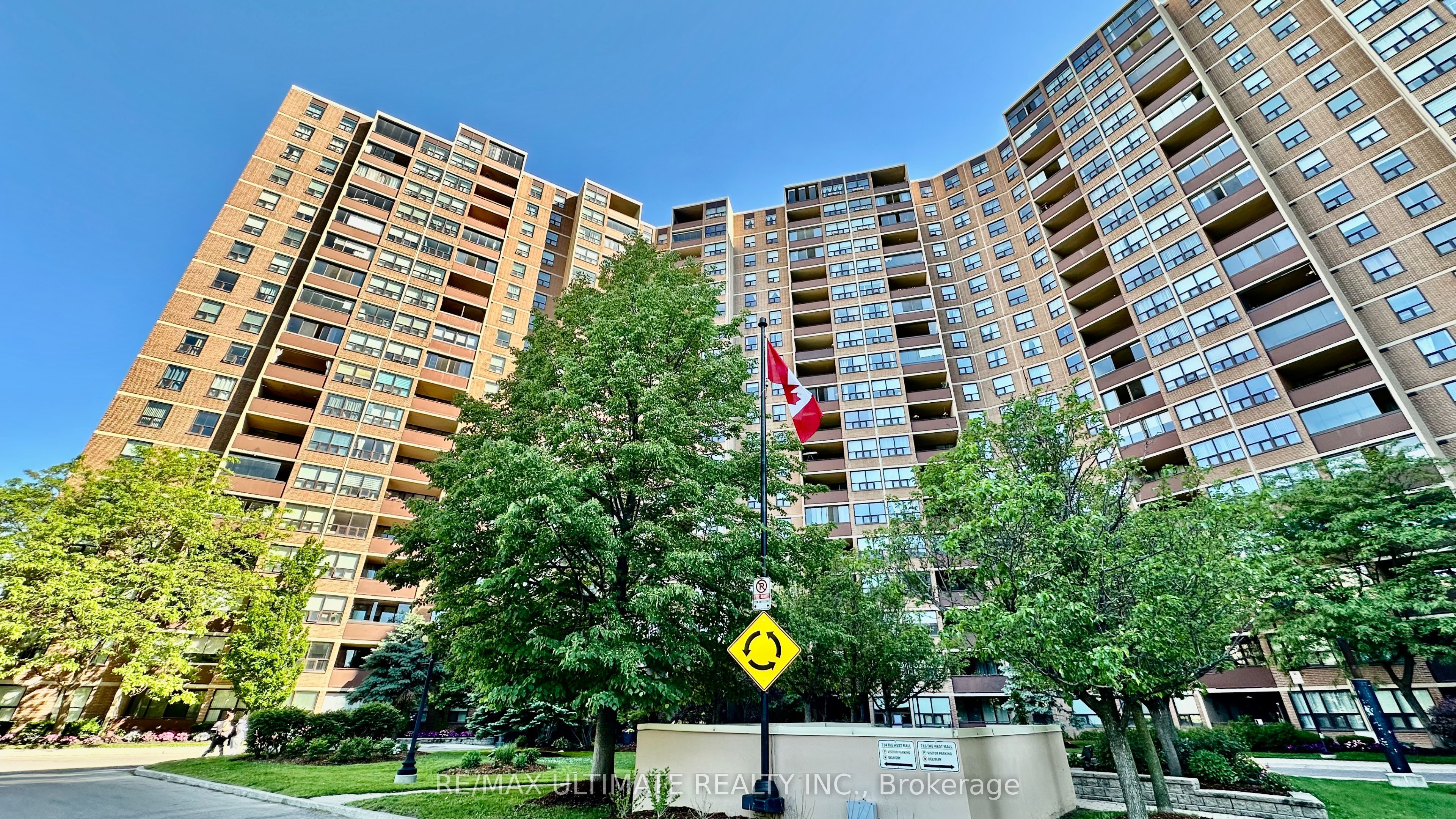 714 The West Mall 1710, Toronto, ON M9C 4X1 photo 3
