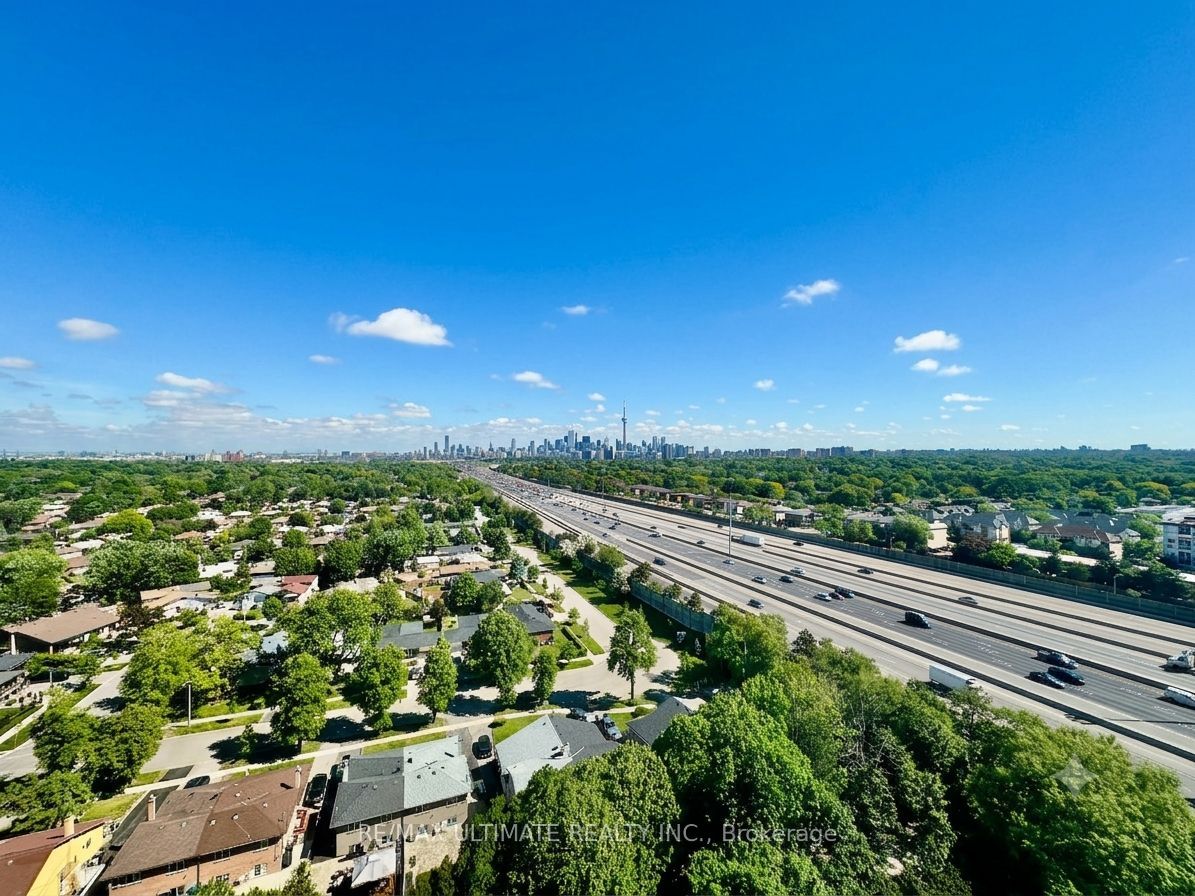 714 The West Mall 1710, Toronto, ON M9C 4X1 photo 4