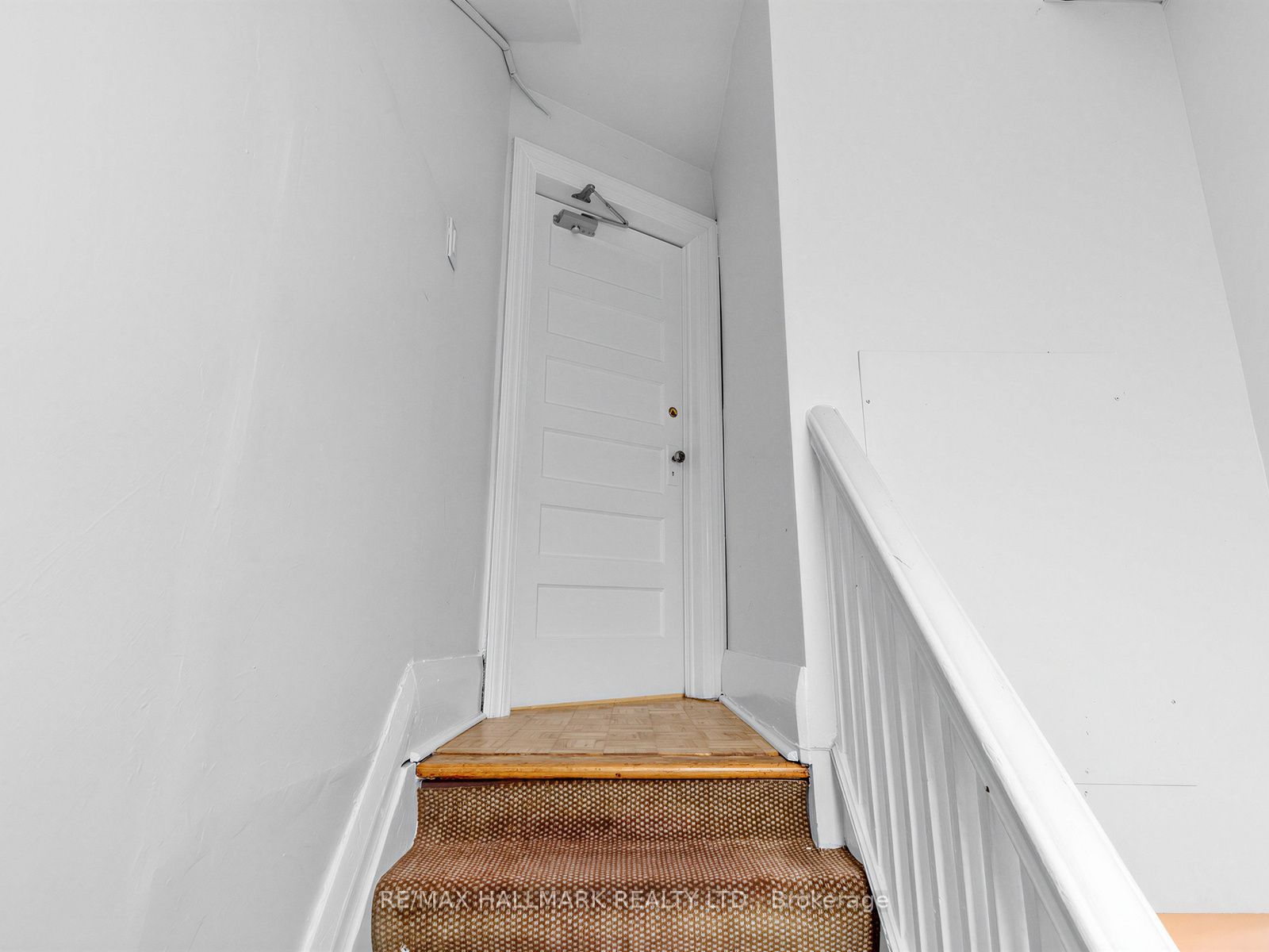 43 Highview Crescent 3, Toronto, ON M6H 2Y3 photo 4