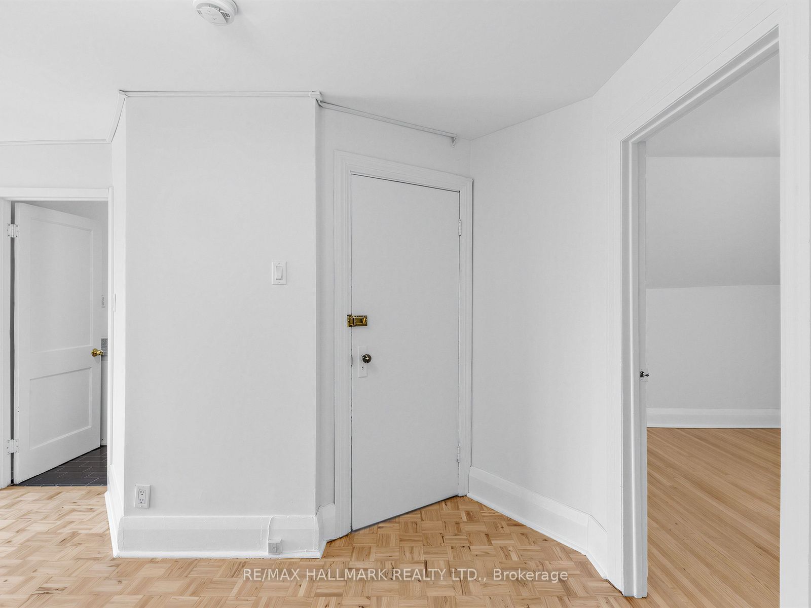 43 Highview Crescent 3, Toronto, ON M6H 2Y3 photo 5