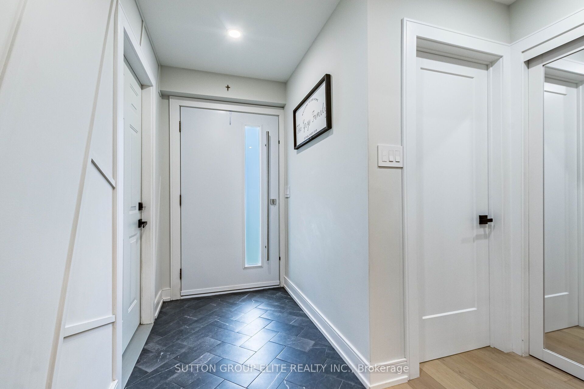 1009 Ibar Way, Mississauga, ON L5H 4H7 photo 3