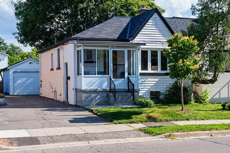 65 Manitoba Street, Toronto, ON M8Y 1E1