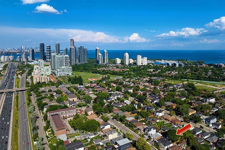 65 Manitoba Street, Toronto, ON M8Y 1E1 photo 2