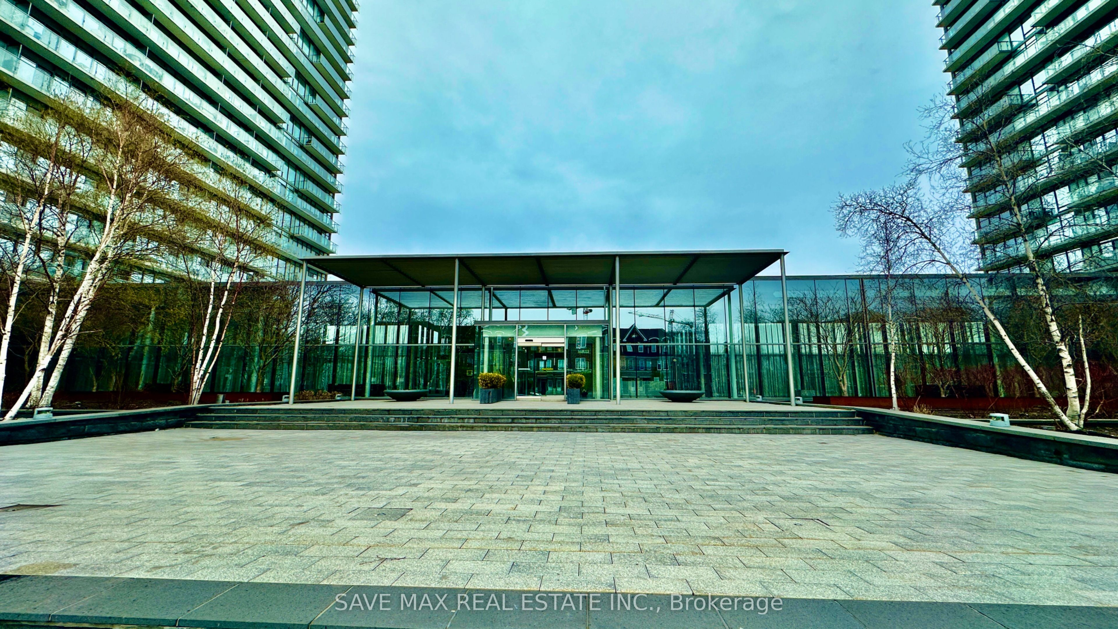 105 The Queensway Avenue 3213, Toronto, ON M6S 2A2 photo 2