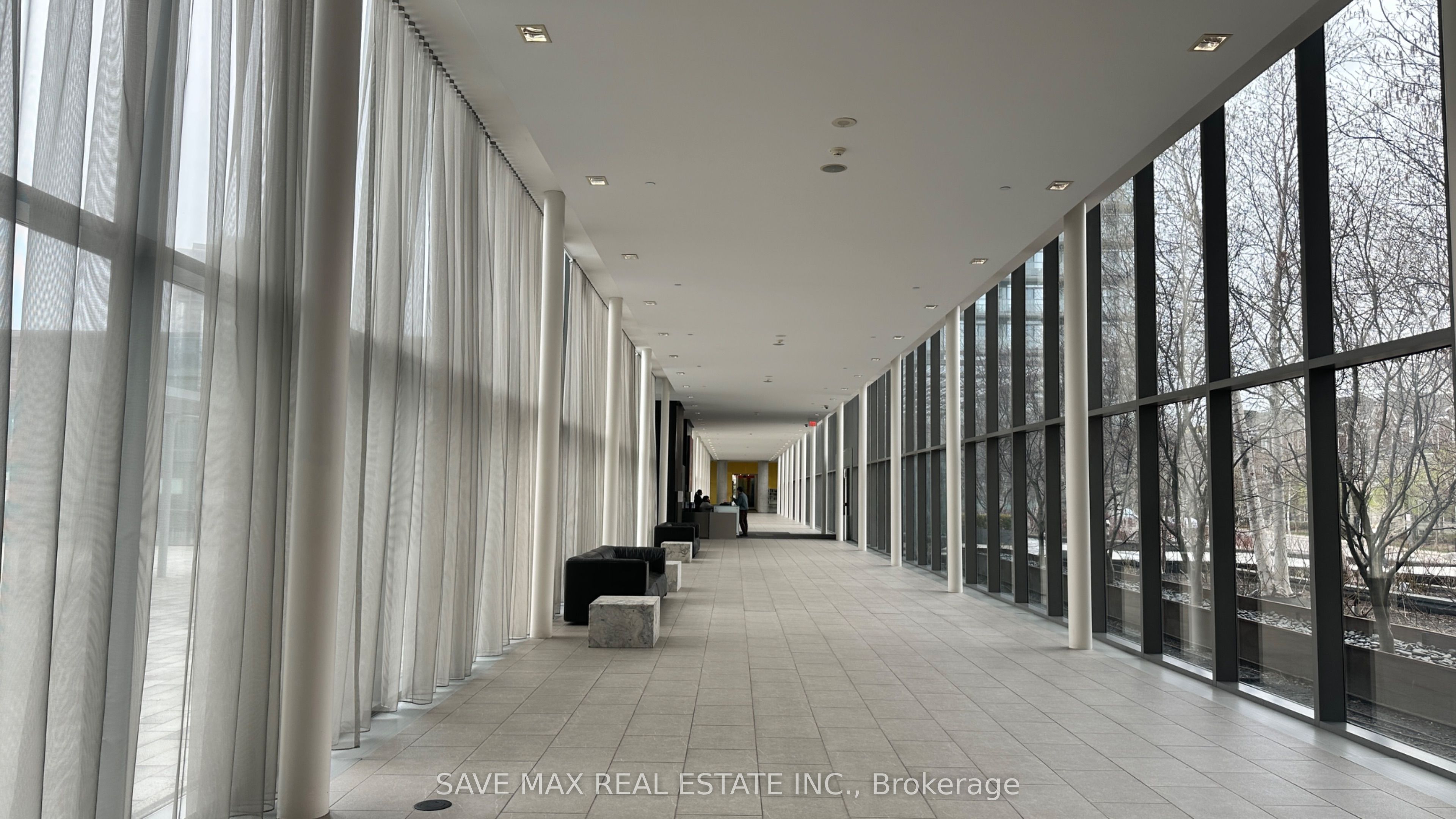 105 The Queensway Avenue 3213, Toronto, ON M6S 2A2 photo 3