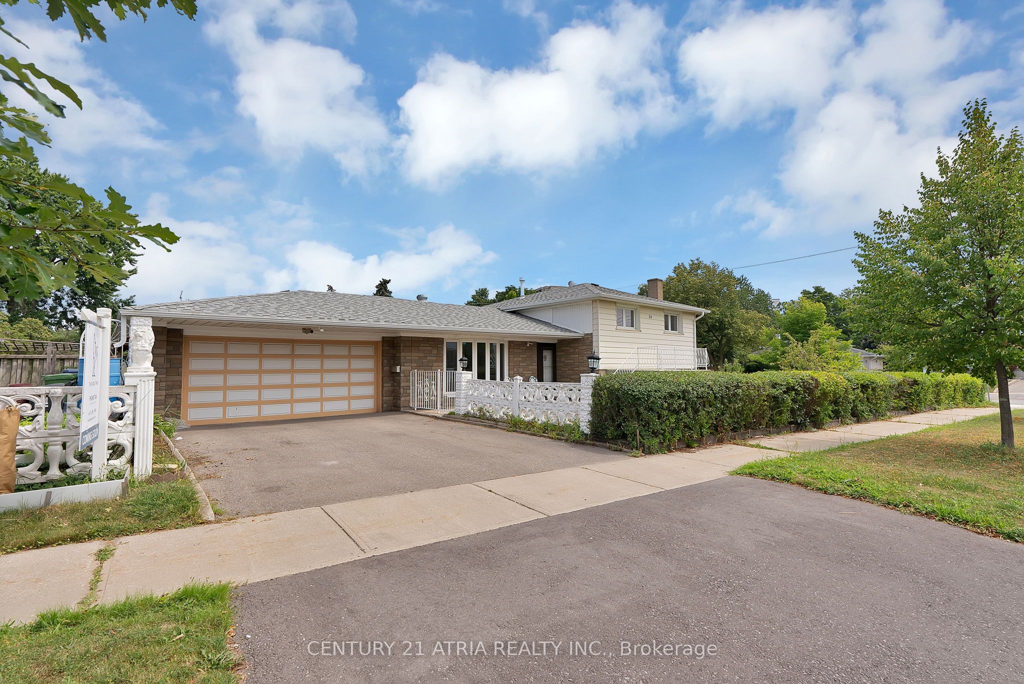 56 Tobermory Drive, Toronto, ON M3N 2R9 photo 2