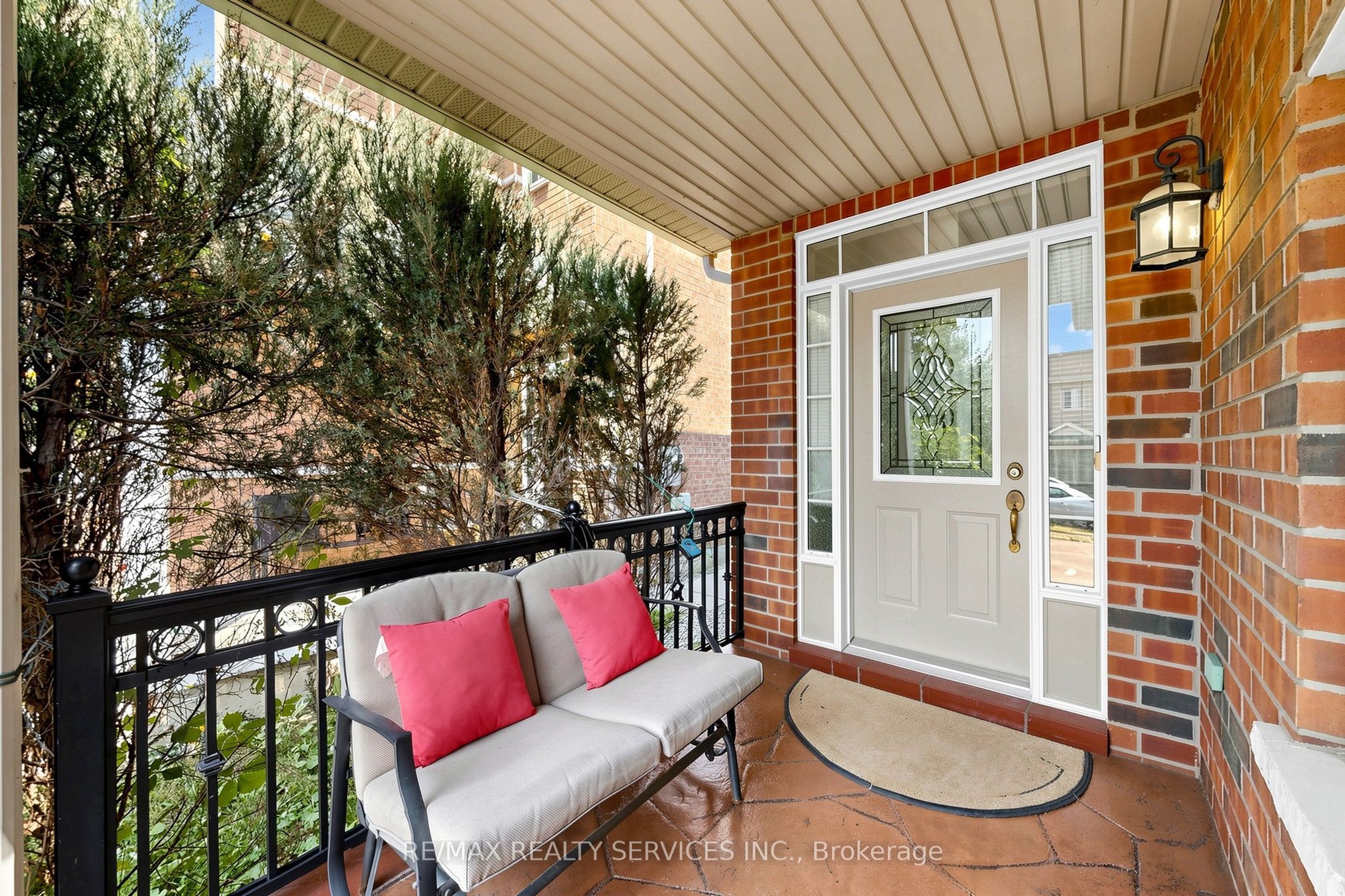 50 Rocky Point Crescent, Brampton, ON L6V 4R7 photo 3
