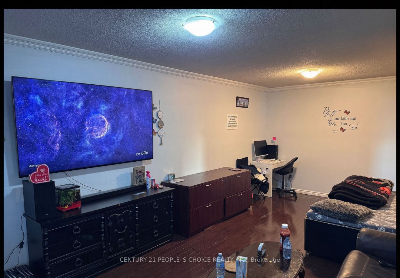 7221 Sigsbee Drive, Mississauga, ON L4T 3L6 photo 2