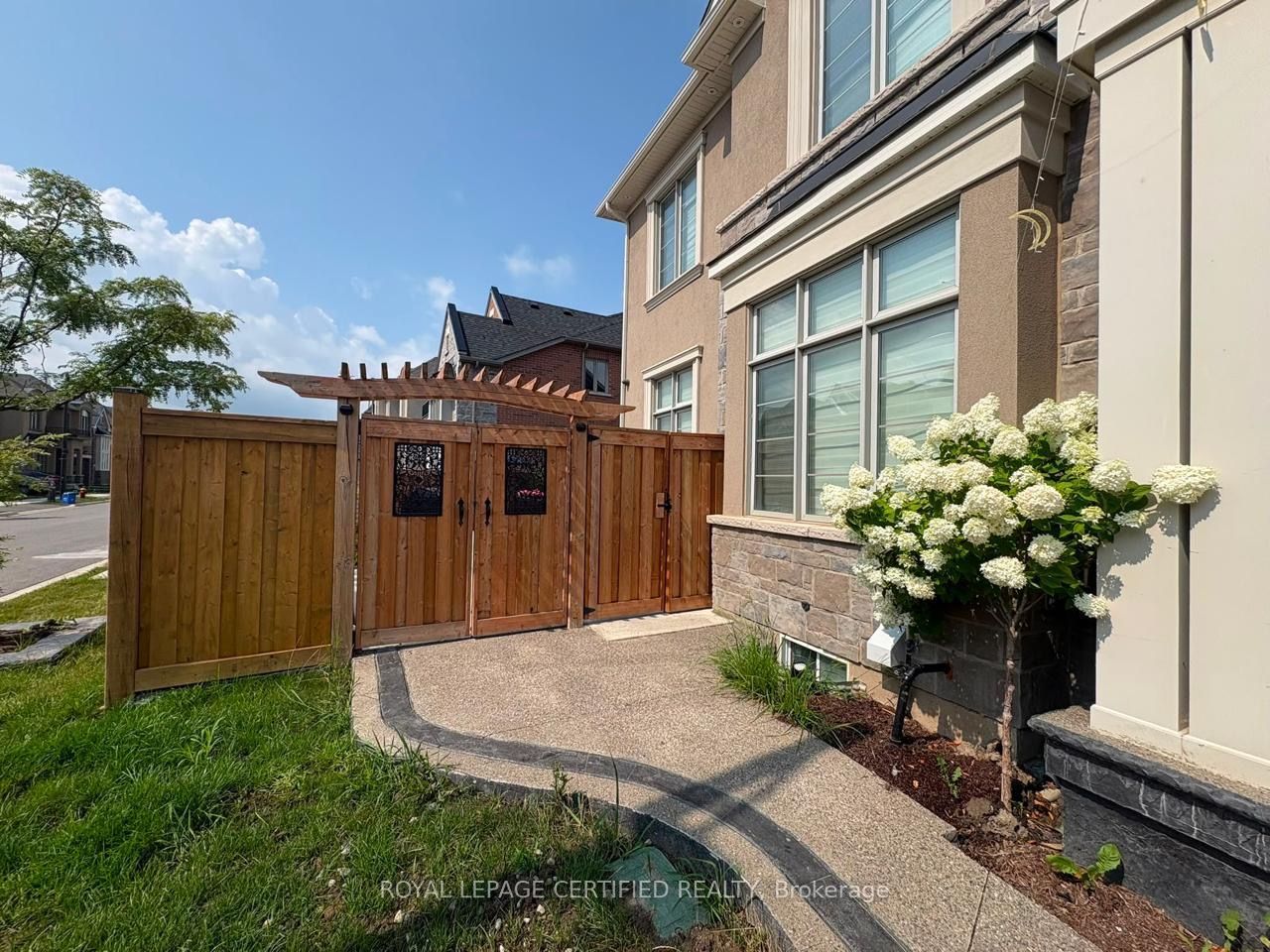 1366 Lobelia Crescent Basement, Milton, ON L9E 1X5 photo 4