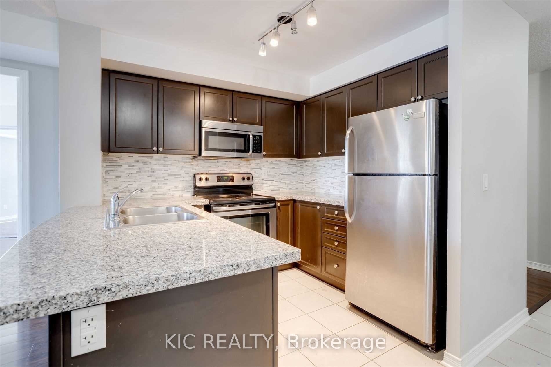 3 MICHAEL POWER Place 207, Toronto, ON M9A 0A2 photo 5