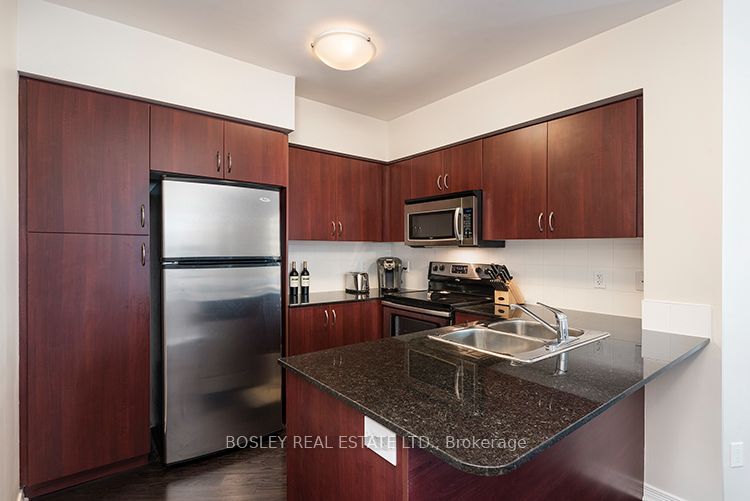 15 Legion Road 1007, Toronto, ON M8V 0A9 photo 2