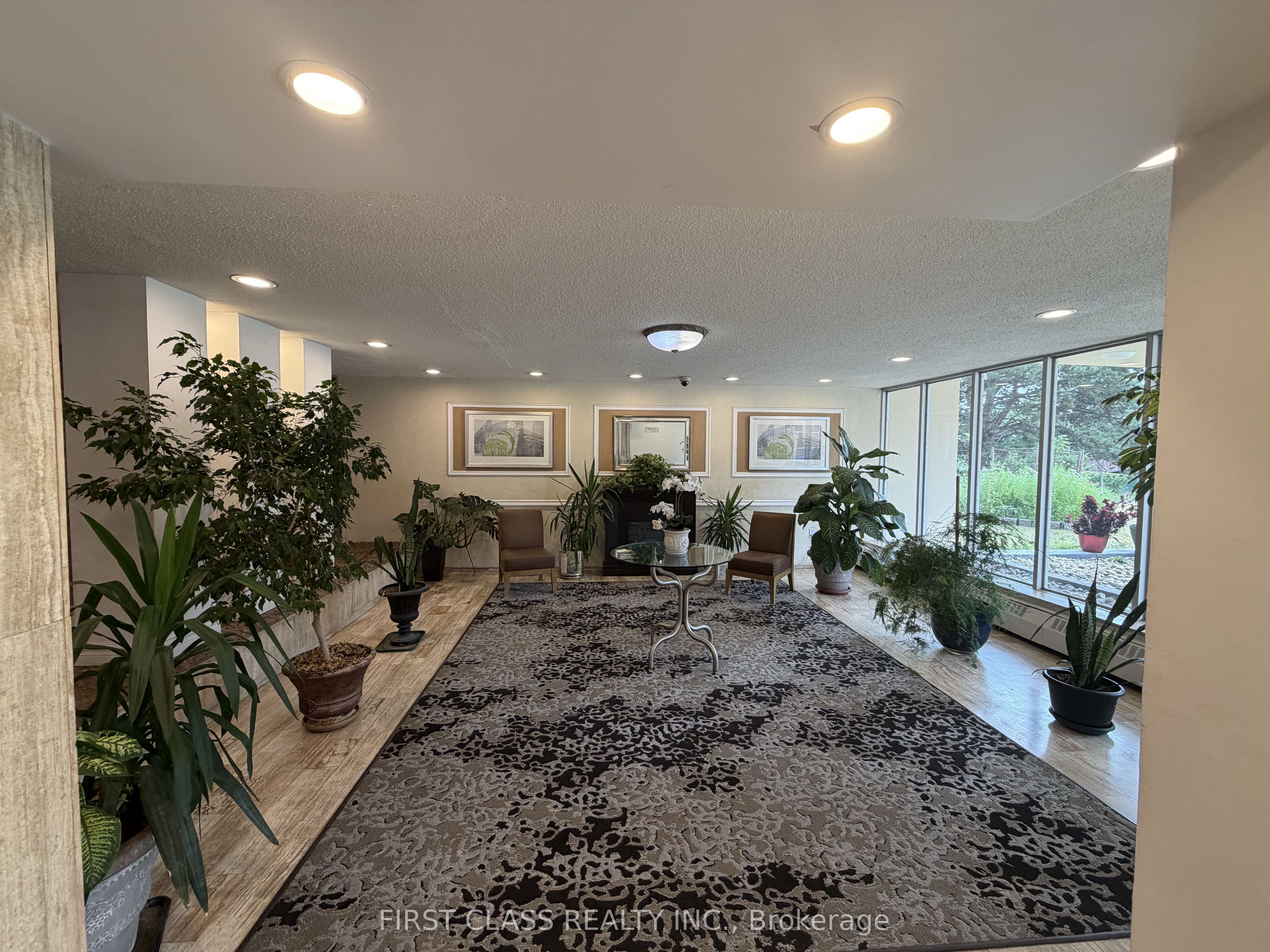 335 Driftwood Avenue 903, Toronto, ON M3N 2P3 photo 2