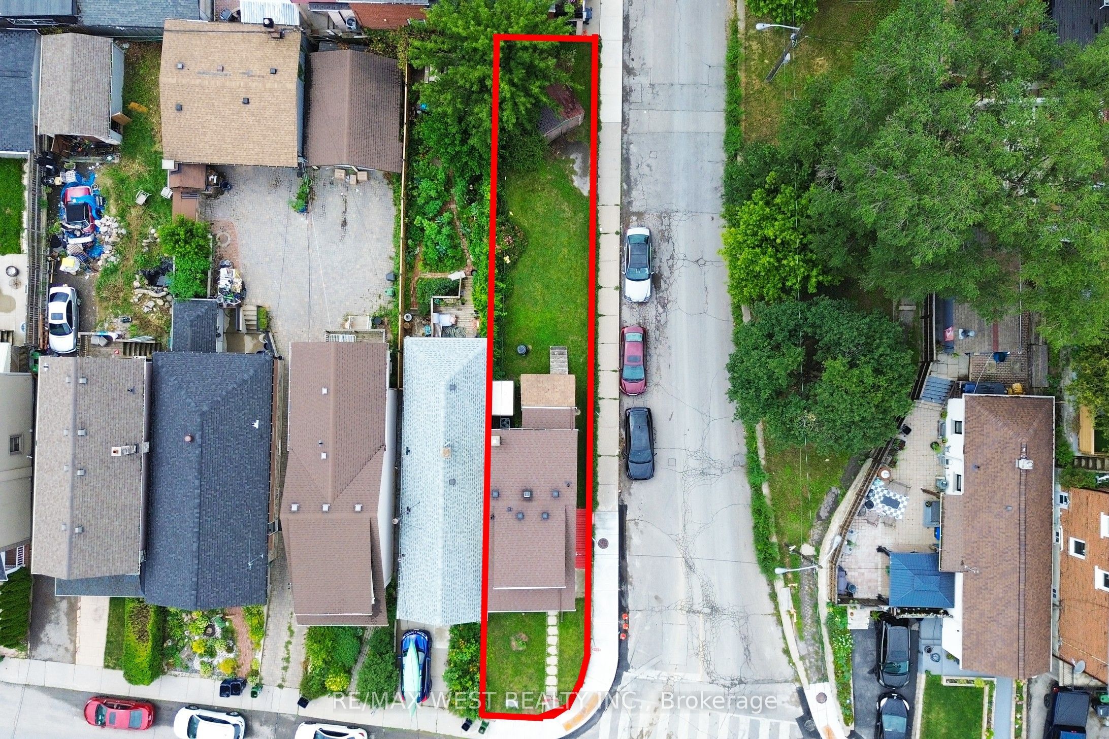 410 Silverthorn Avenue, Toronto, ON M6M 3H2 photo 2