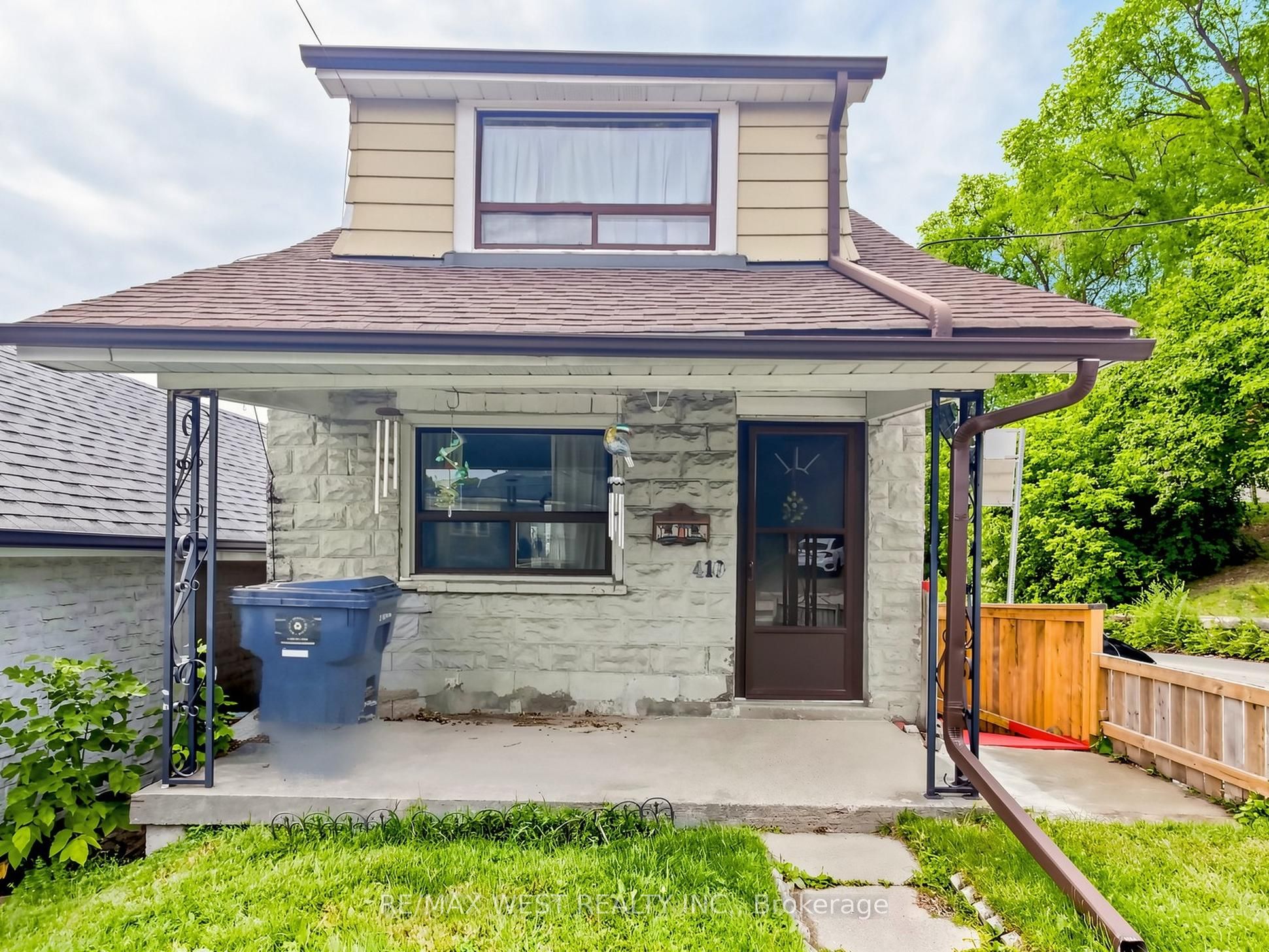 410 Silverthorn Avenue, Toronto, ON M6M 3H2 photo 4