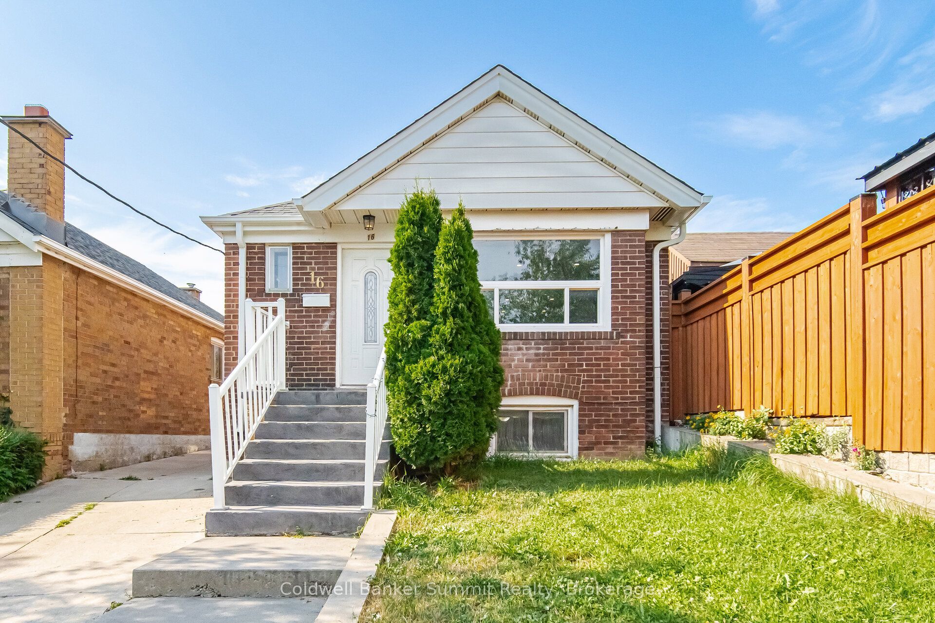 16 Holwood Avenue, Toronto, ON M6M 1P5