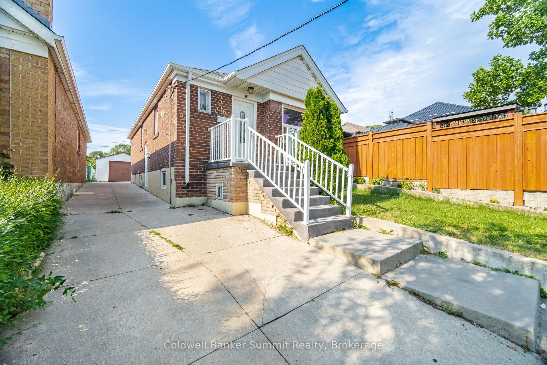 16 Holwood Avenue, Toronto, ON M6M 1P5 photo 4