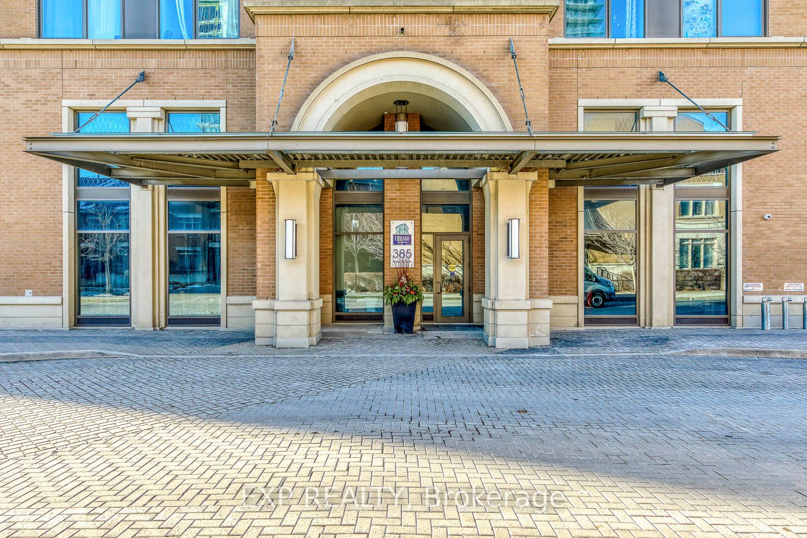 385 Prince Of Wales Drive 1011, Mississauga, ON L5B 0C6 photo 3