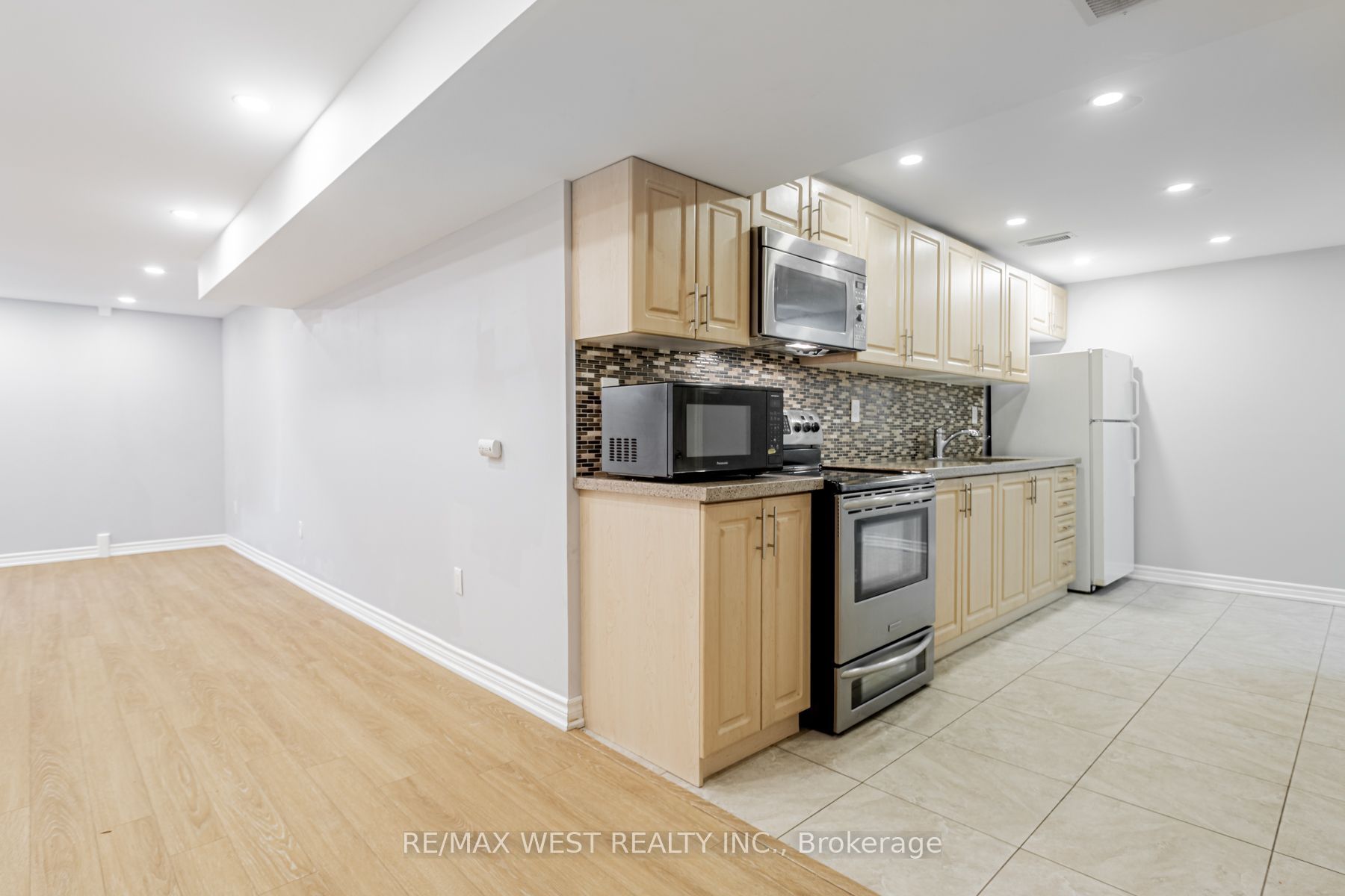31 Clair Road Basement, Toronto, ON M3N 1A7 photo 5
