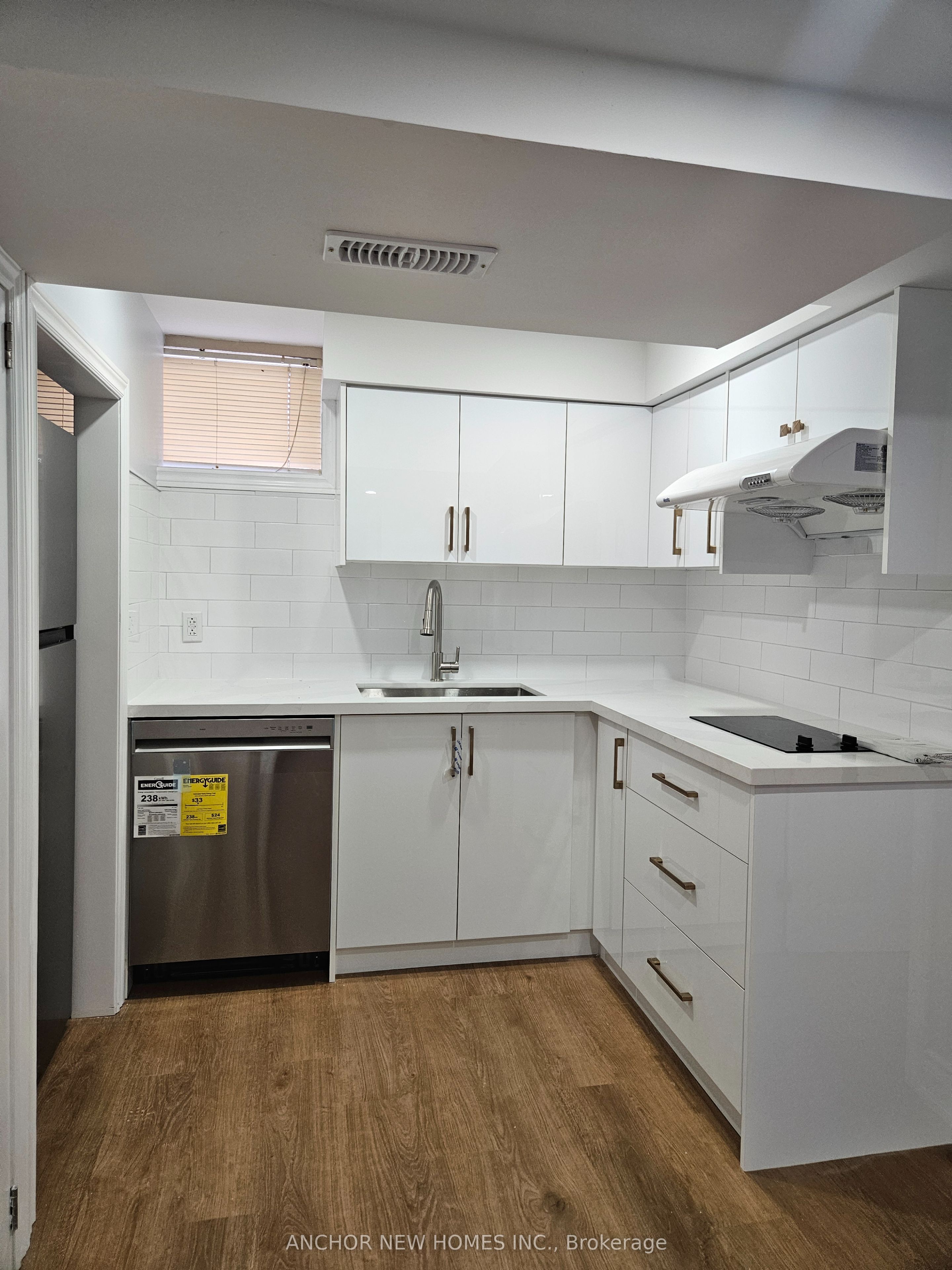 24 Fletcher Place, Toronto, ON M9R 1K6 photo 3