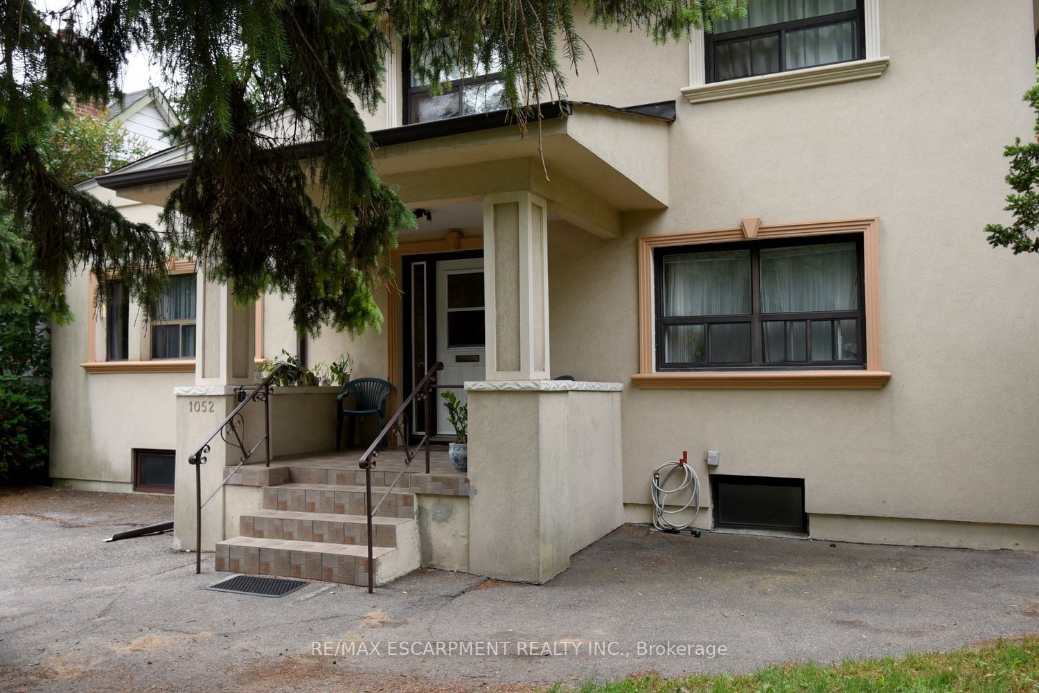 1052 Deta Road 3, Mississauga, ON L8E 2R5 photo 2