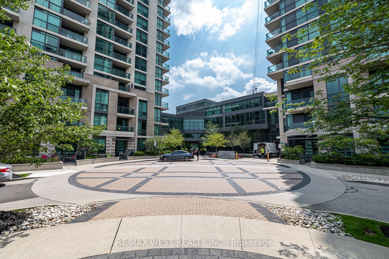 215 Sherway Gardens Road 212, Toronto, ON M9C 0A4 photo 2