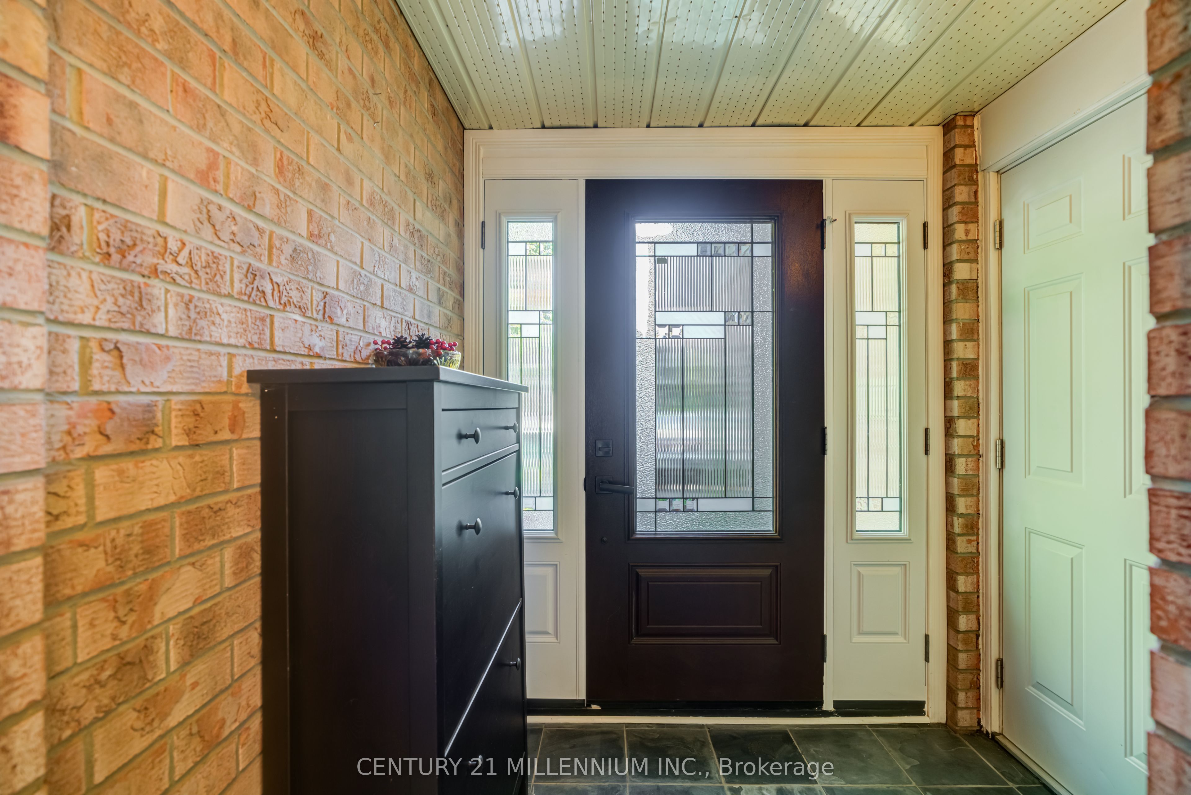 31 Mansfield Street, Brampton, ON L6S 2X8 photo 3
