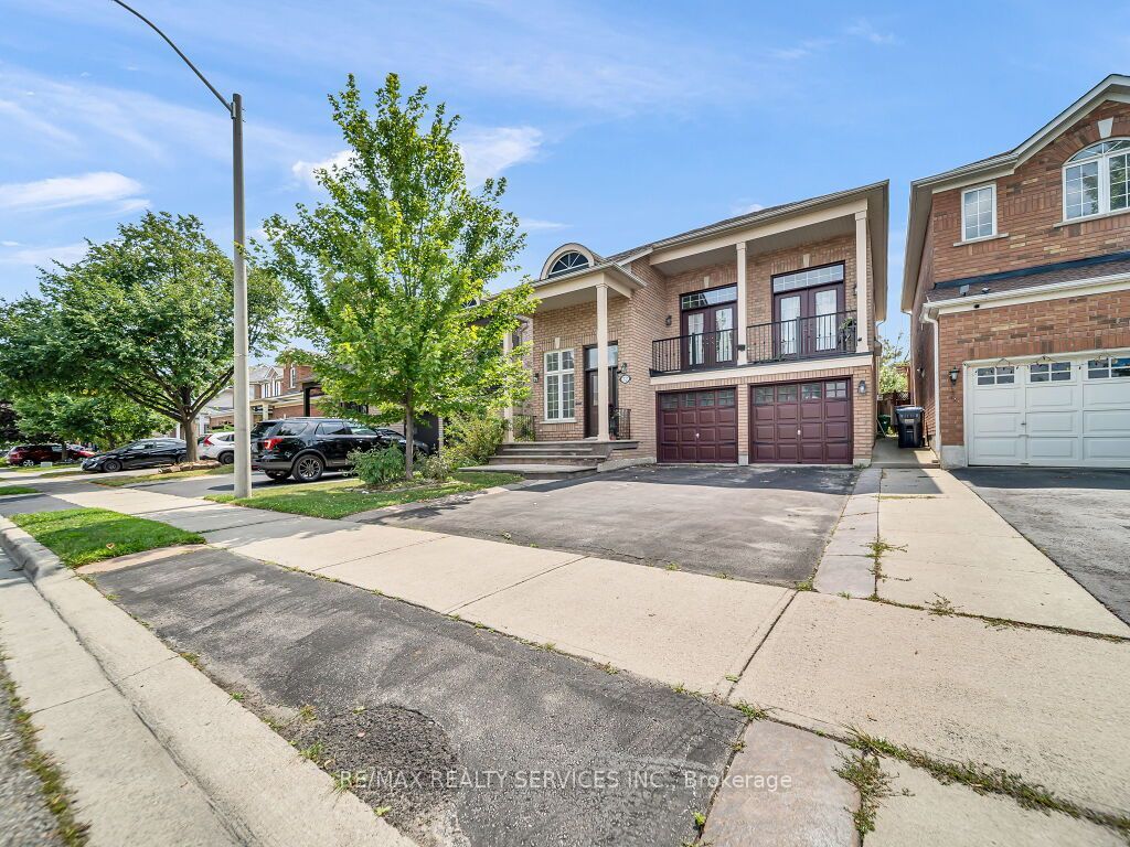 32 Brentcliff Drive, Brampton, ON L7A 2N1 photo 4