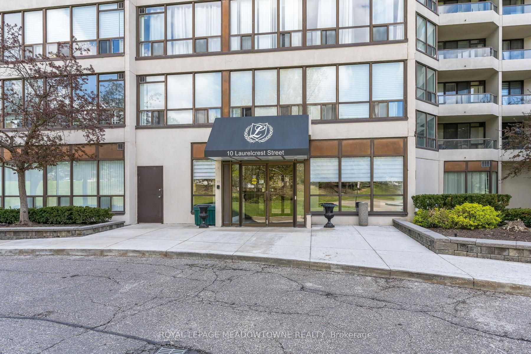 10 Laurelcrest Street 104, Brampton, ON L6S 5Y3 photo 2