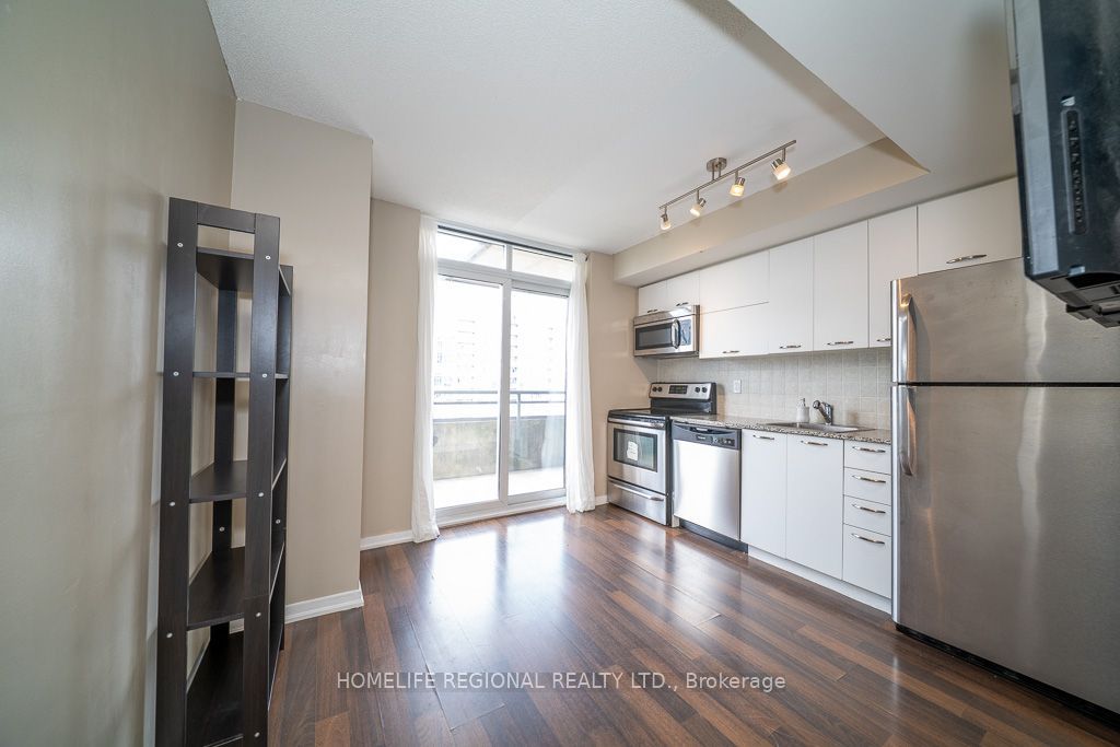 38 Joe Shuster Way 1520, Toronto, ON M6K 0A5 photo 2