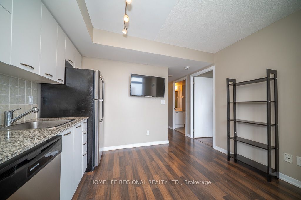 38 Joe Shuster Way 1520, Toronto, ON M6K 0A5 photo 5