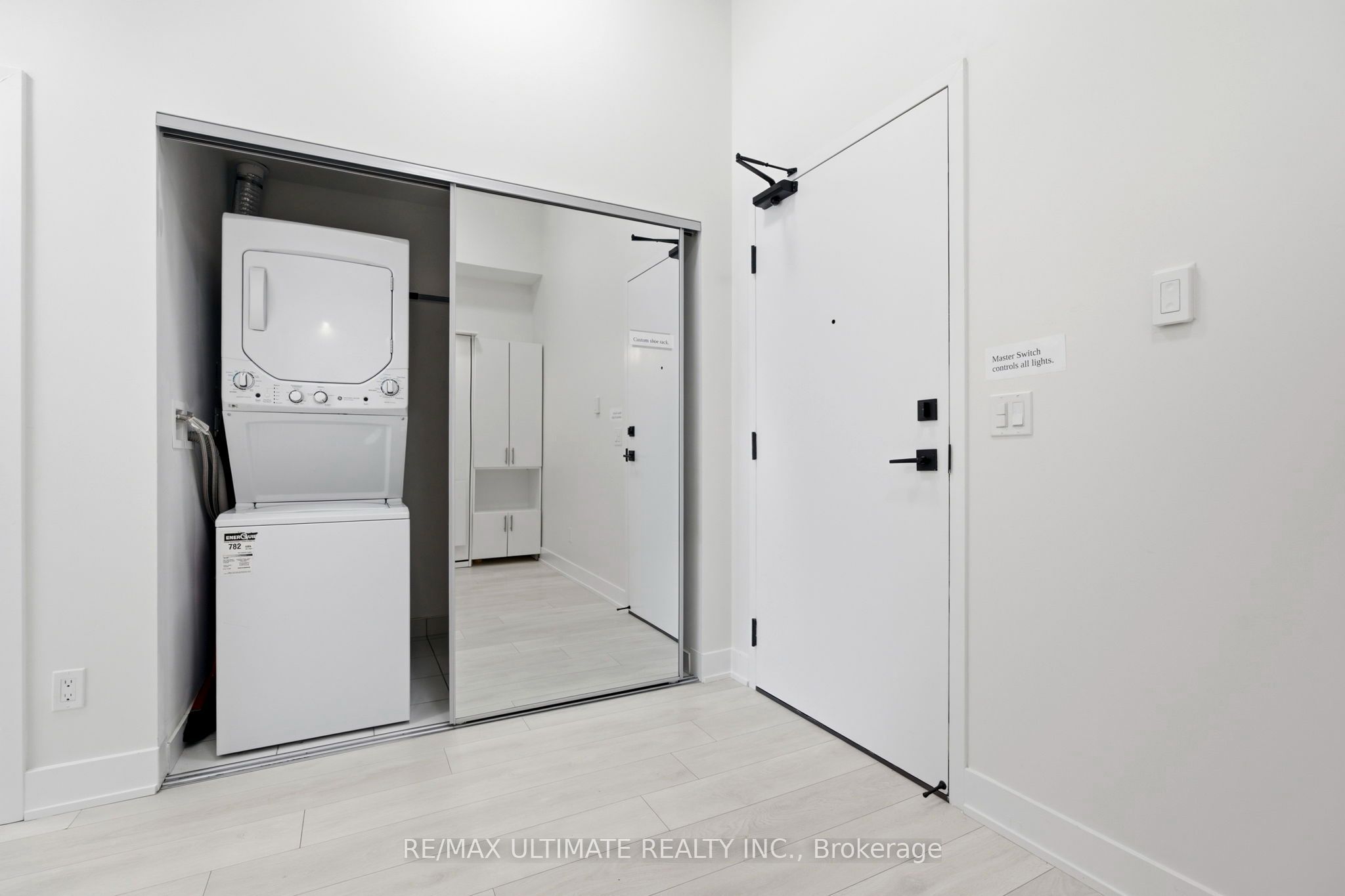2485 Taunton Road 451, Oakville, ON L6H 3R8 photo 4