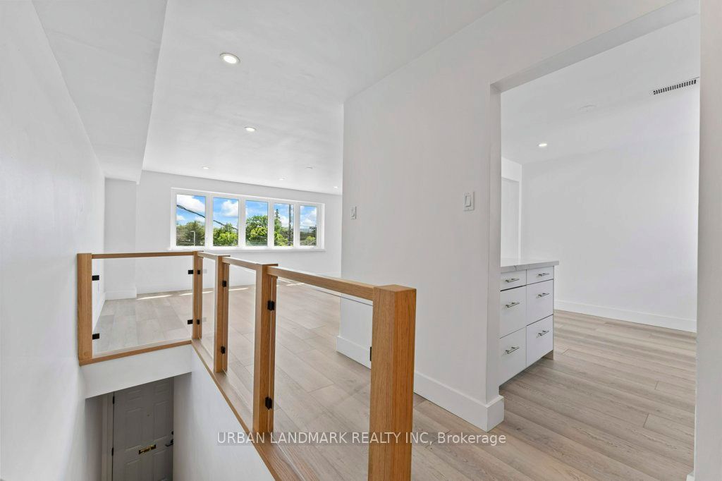 2300 Keele Street A, Toronto, ON M6M 3Z8 photo 3