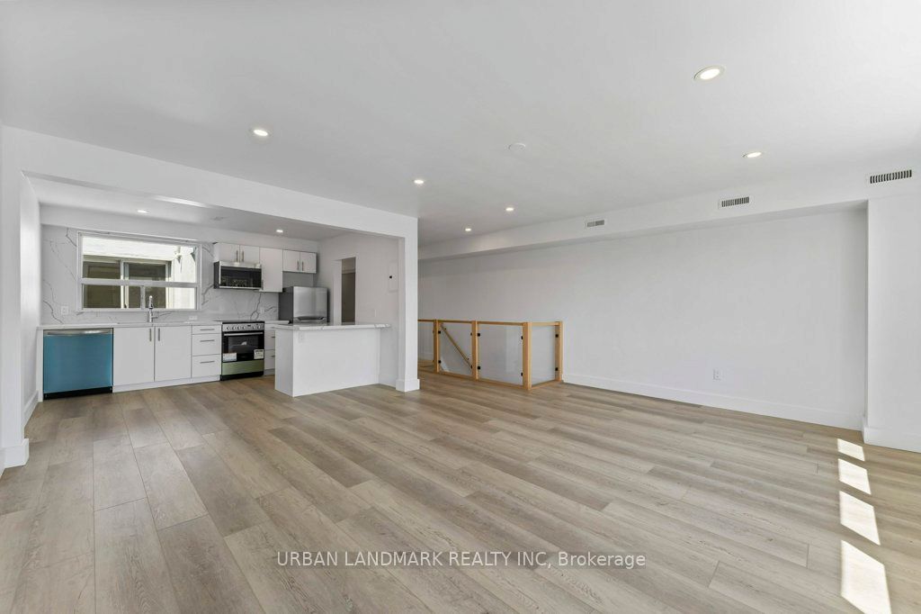 2300 Keele Street A, Toronto, ON M6M 3Z8 photo 5