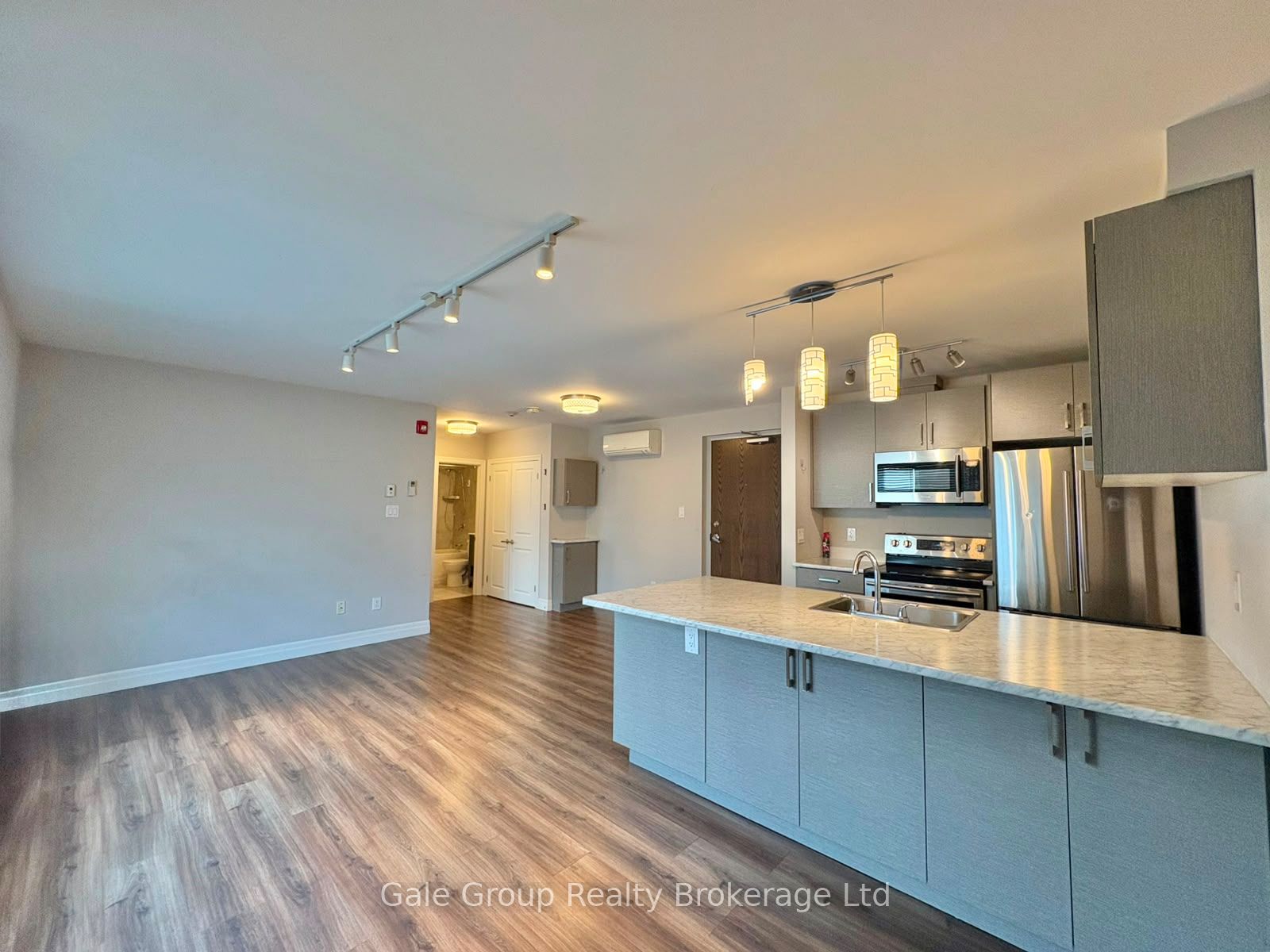5 Paisley Boulevard E 201, Mississauga, ON L6A 1P3 photo 4