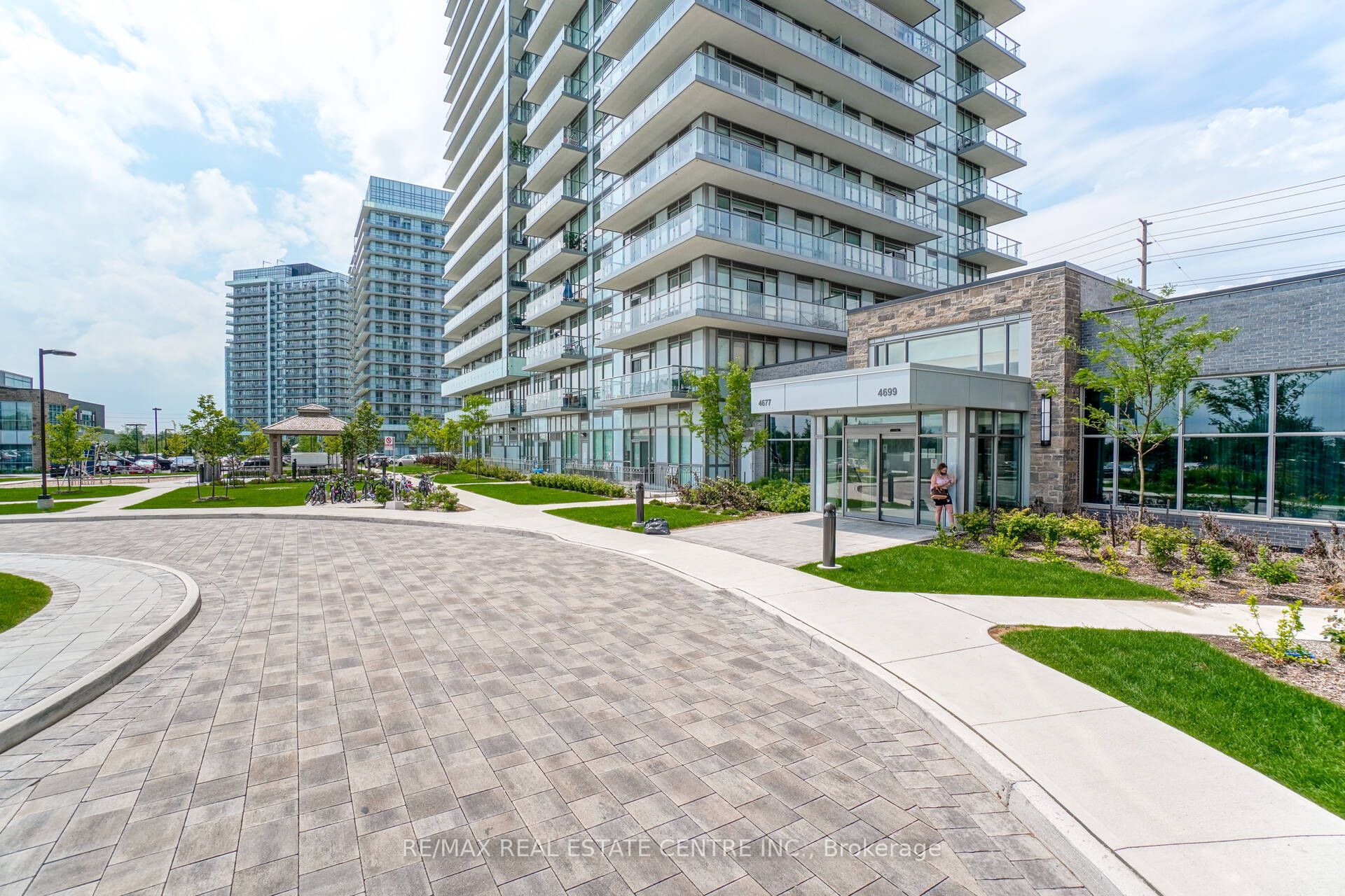 4677 Glen Erin Drive 802, Mississauga, ON L5M 2E3 photo 2