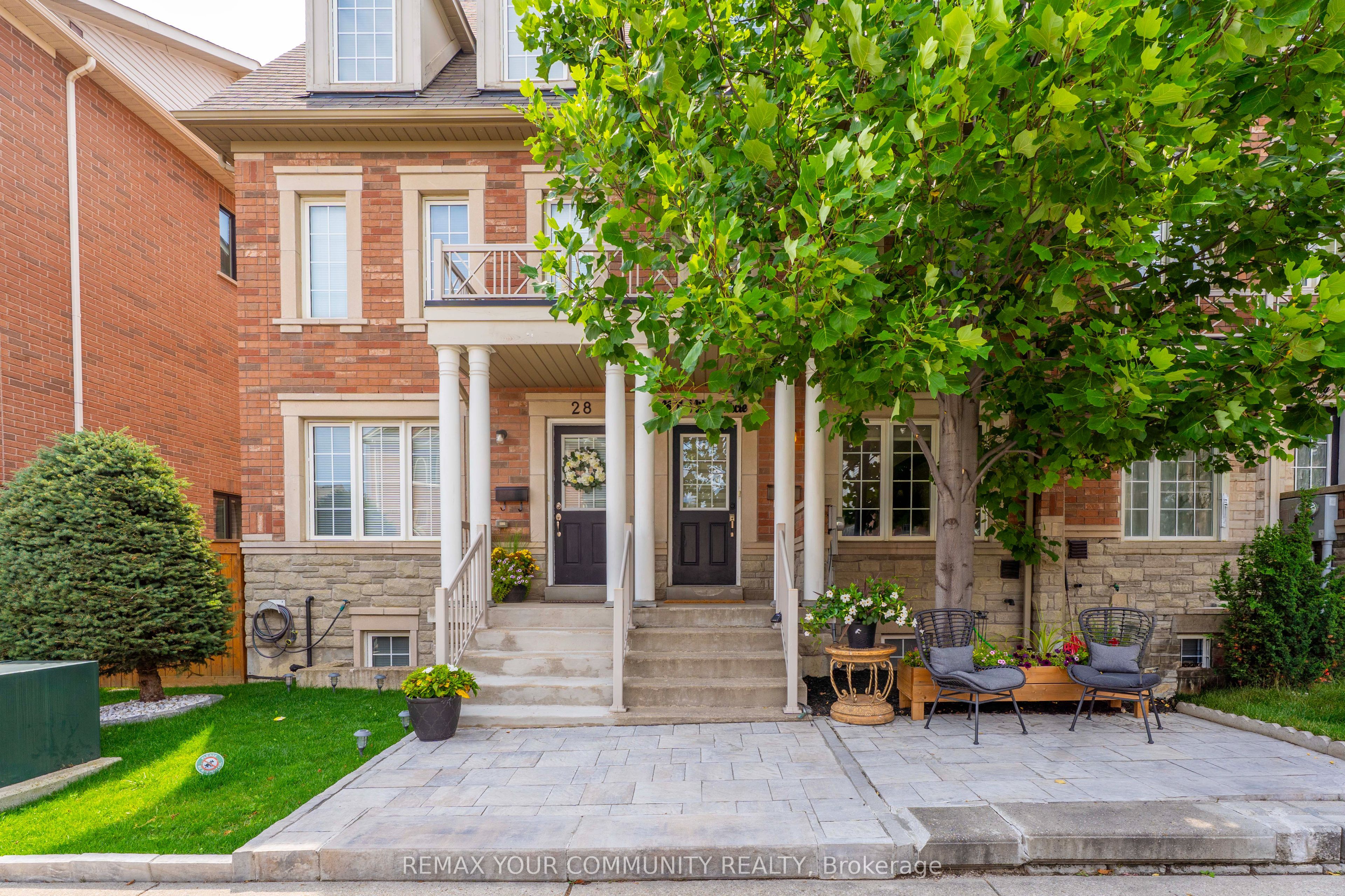 26 Ted Wray Circle, Toronto, ON M3L 0G5 photo 3