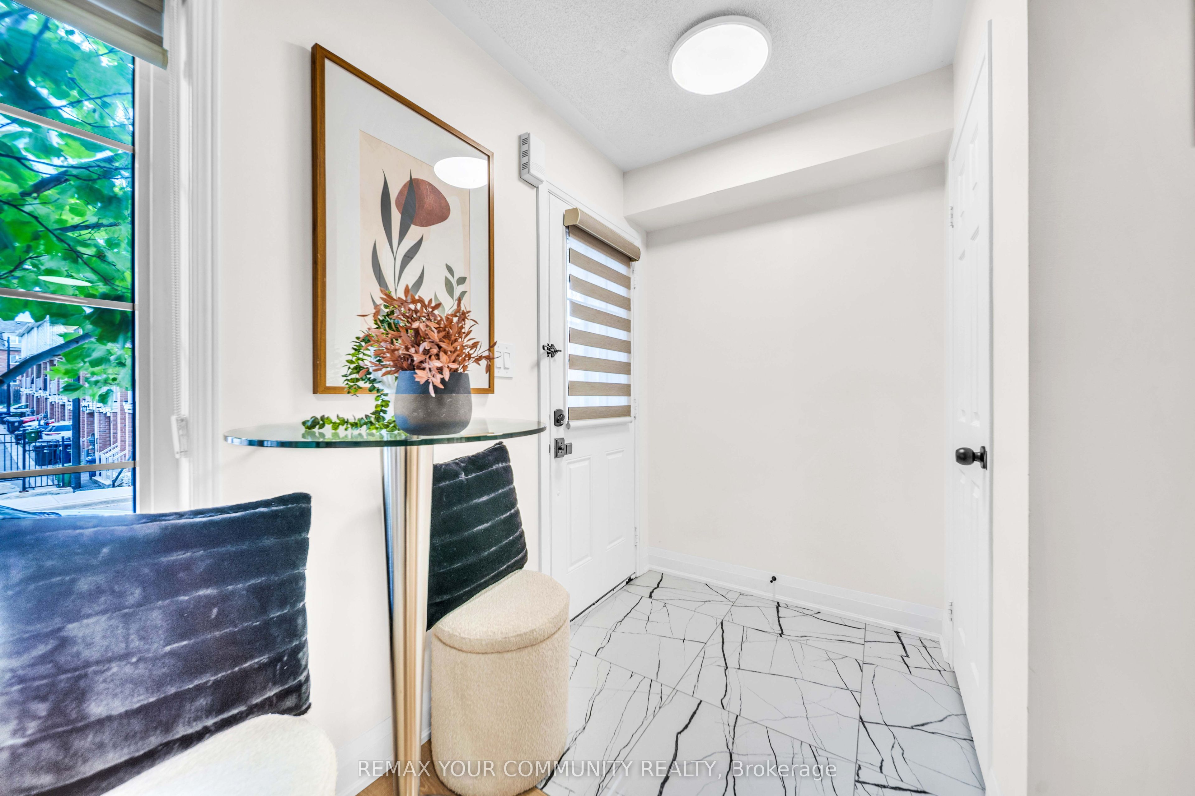 26 Ted Wray Circle, Toronto, ON M3L 0G5 photo 5