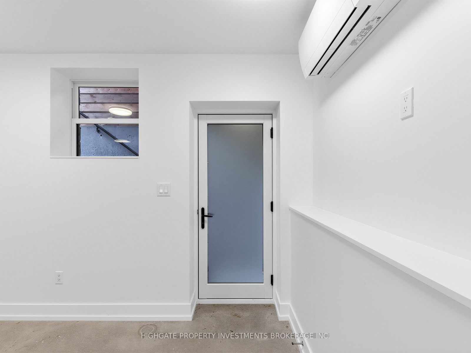 113 Lansdowne Avenue Lower, Toronto, ON M6K 2W1 photo 2