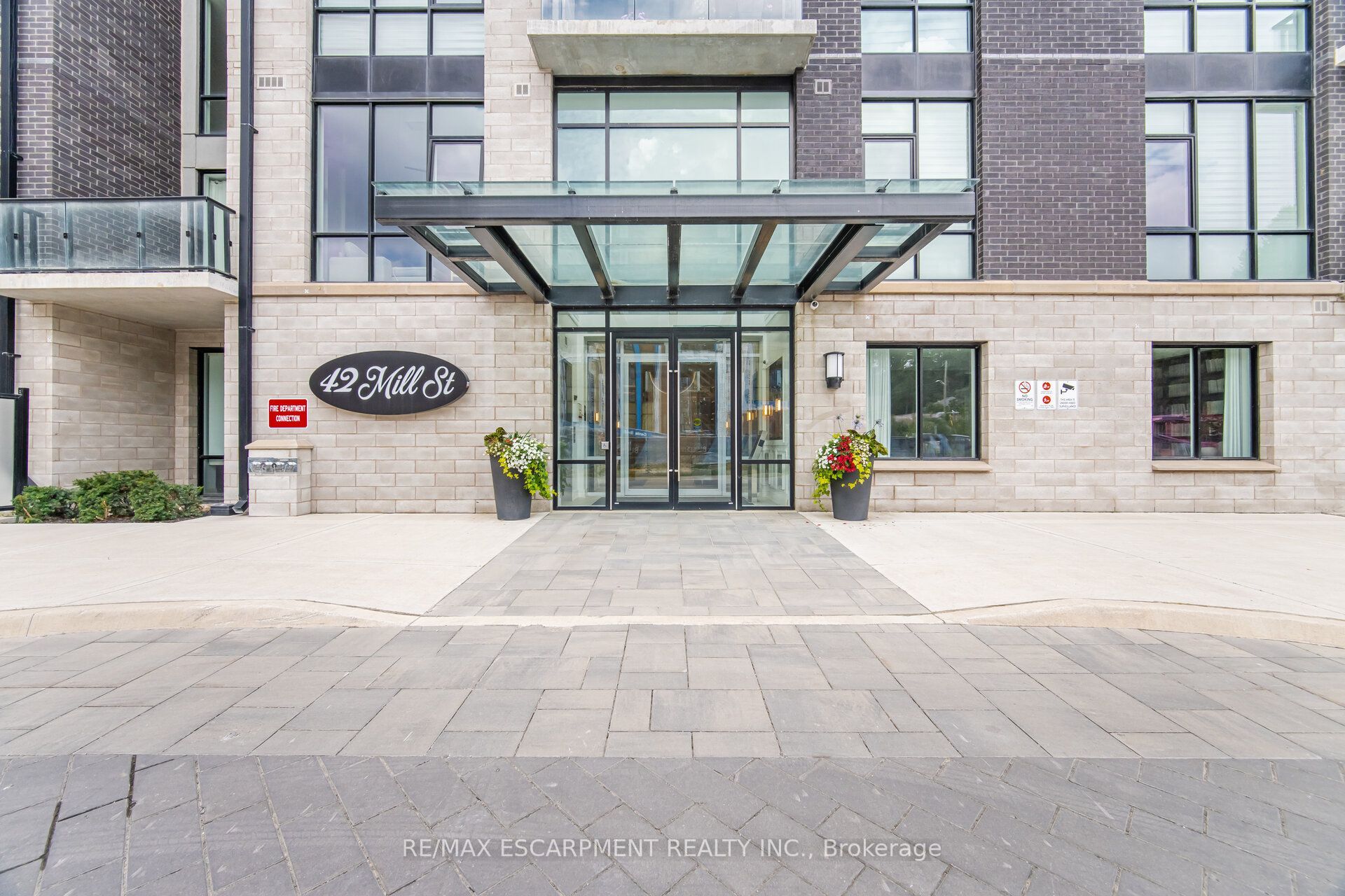 42 Mill Street 210, Halton Hills, ON L7G 0P9 photo 3