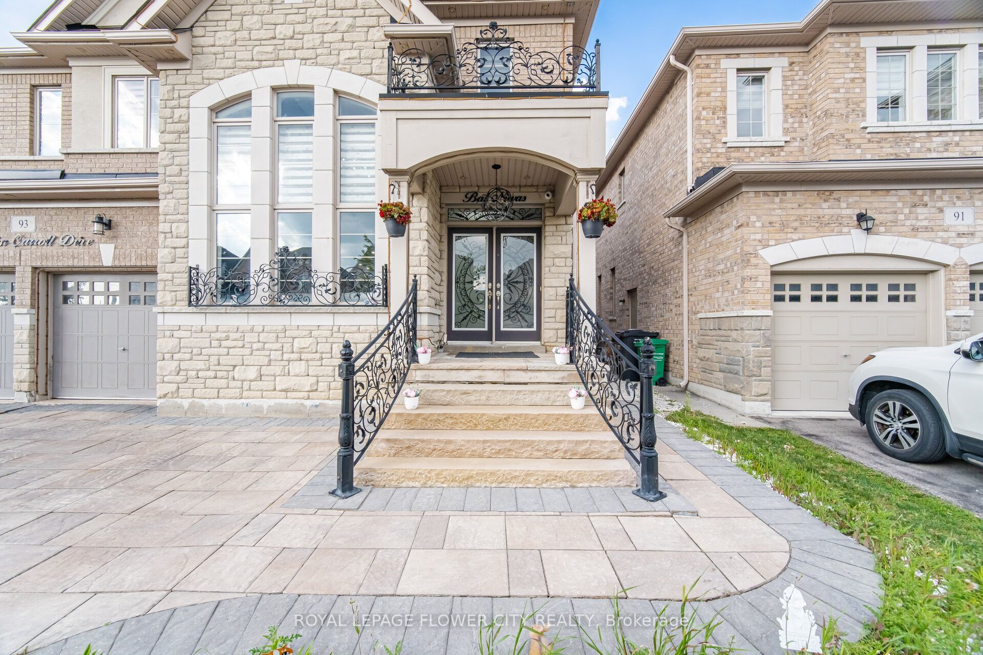 93 John Carroll Drive E, Brampton, ON L6P 0H7 photo 3