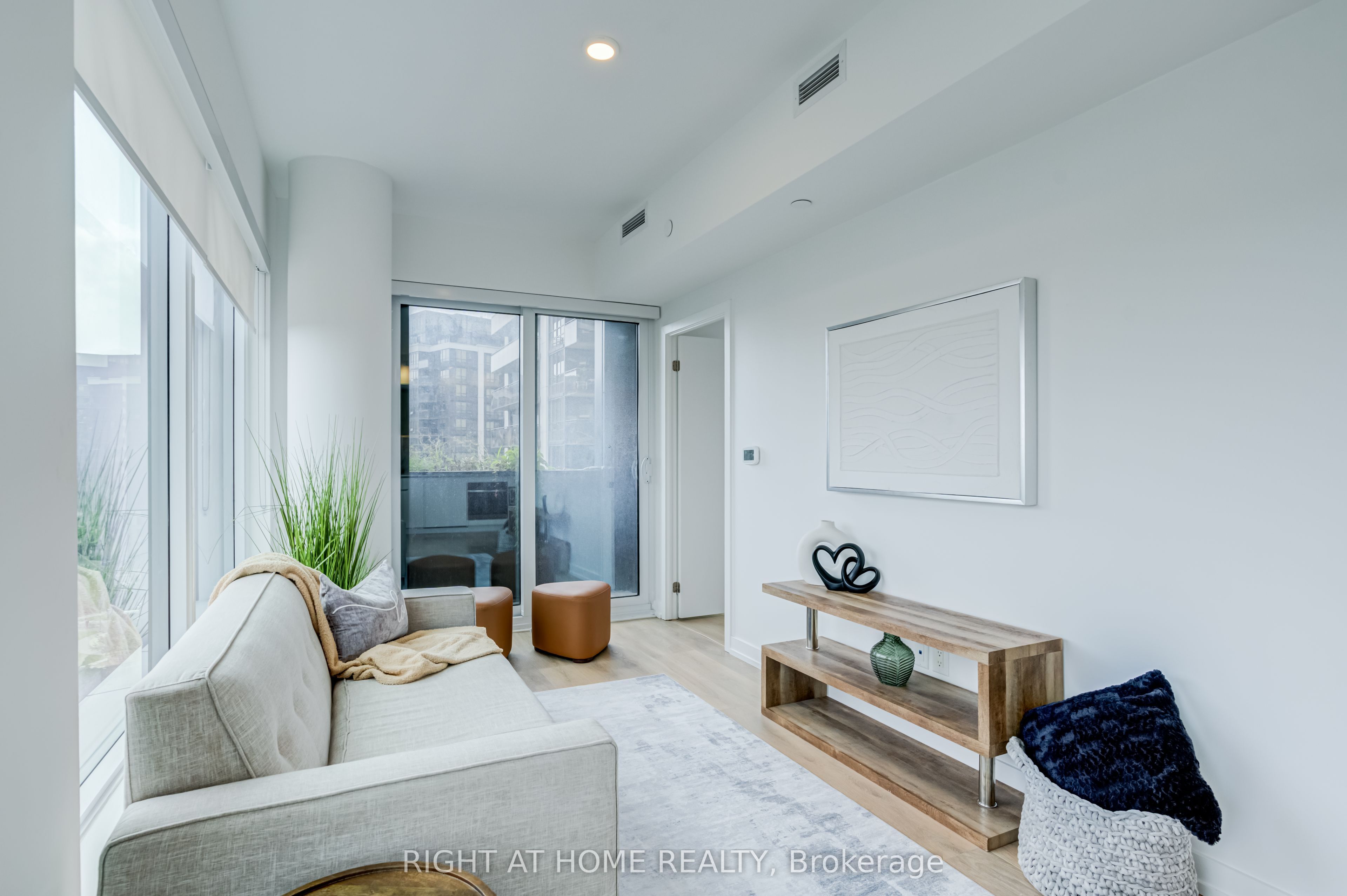 1100 Sheppard Avenue W 908, Toronto, ON M3J 0H1 photo 2