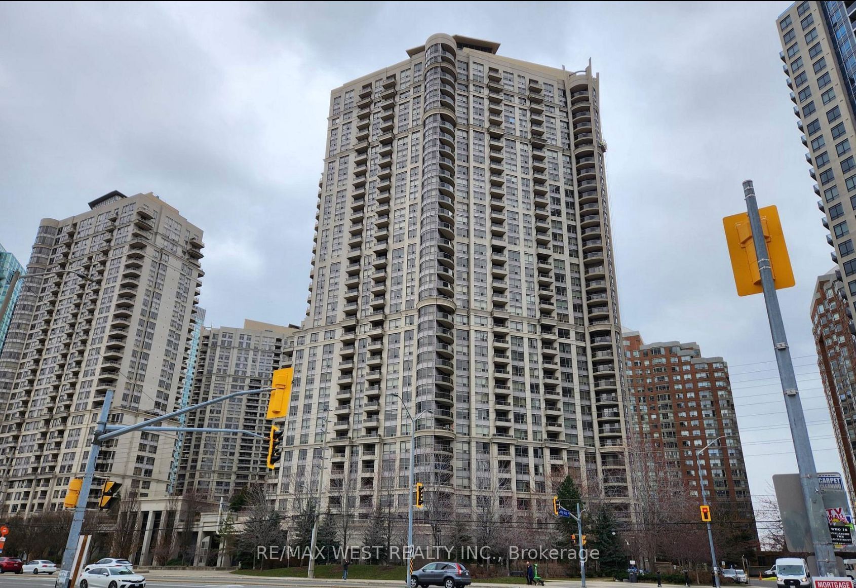 310 Burnhamthorpe Road W 2009, Mississauga, ON L5B 4P9