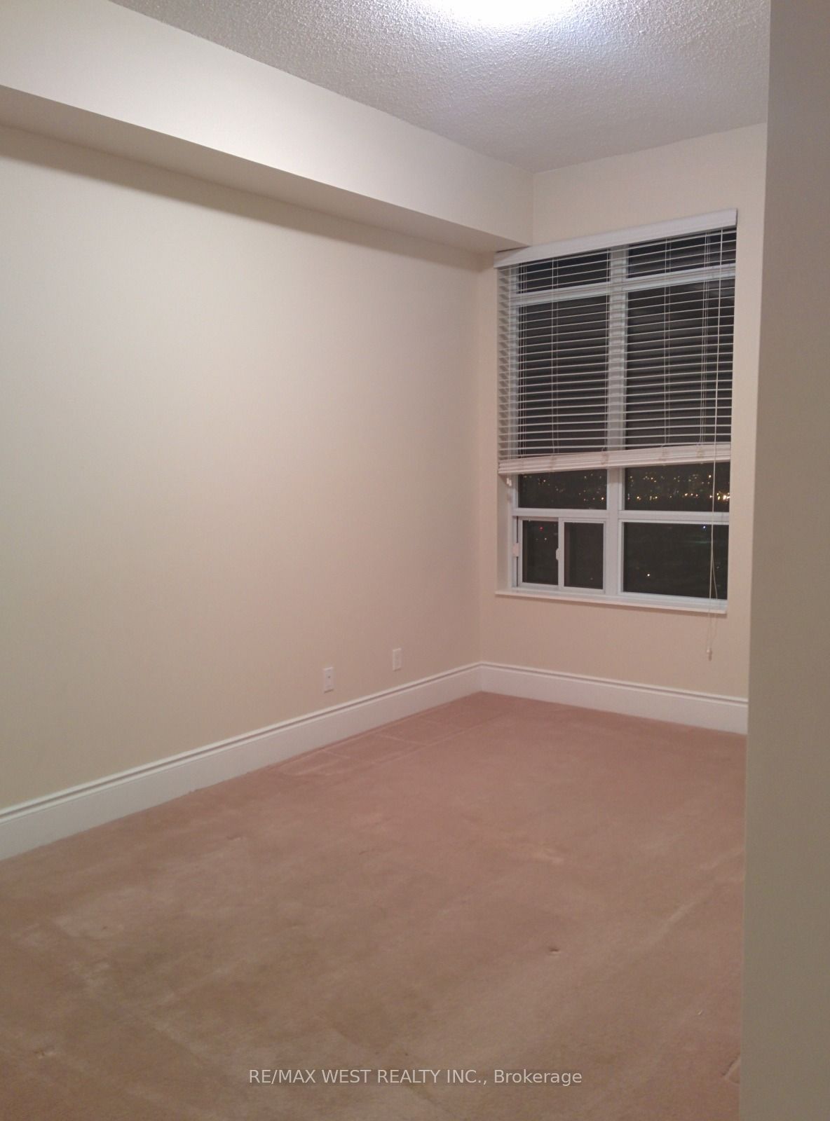 310 Burnhamthorpe Road W 2009, Mississauga, ON L5B 4P9 photo 5
