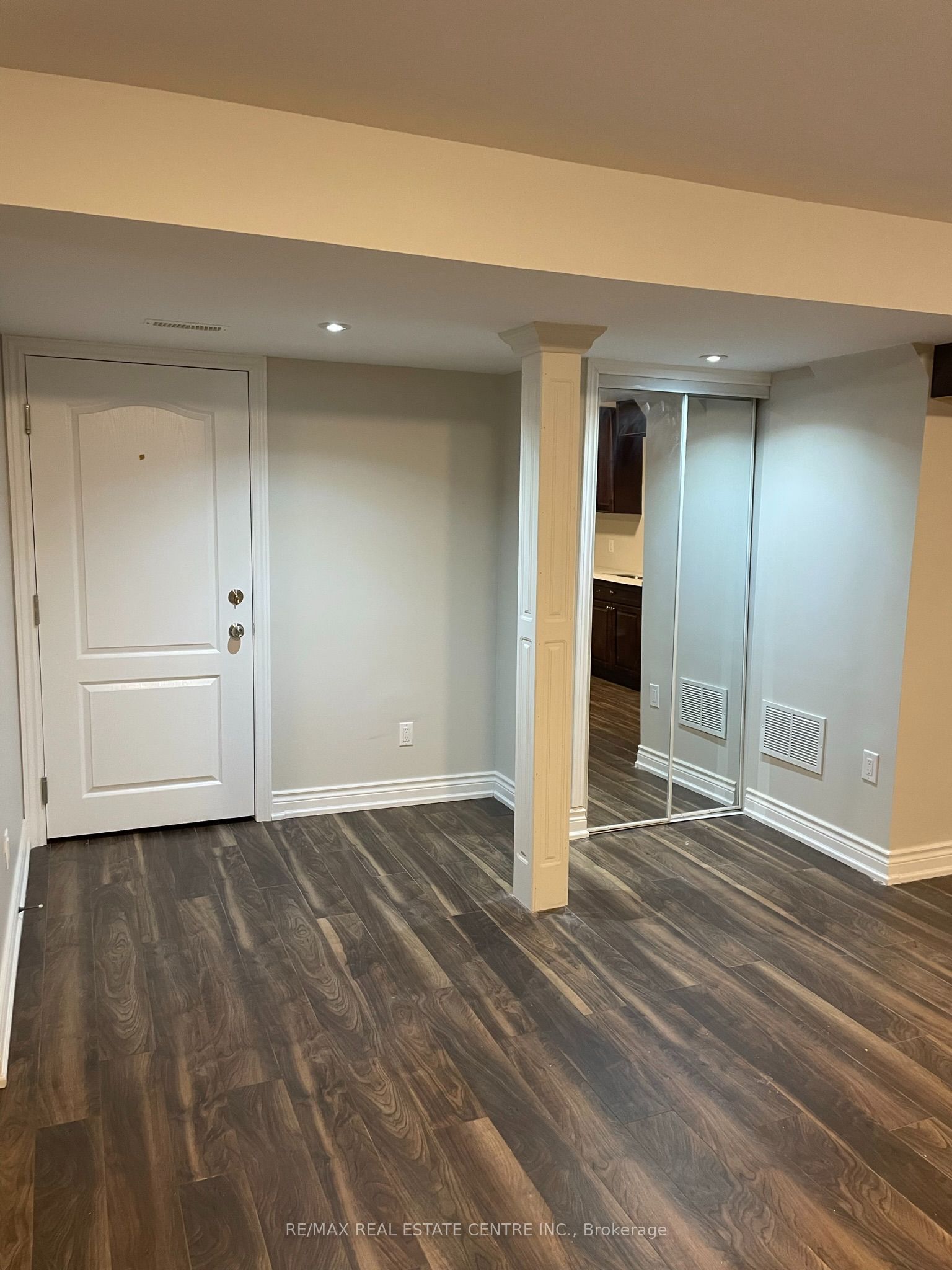 21 Buster Drive (Bsmt), Brampton, ON L6Y 5R2 photo 3