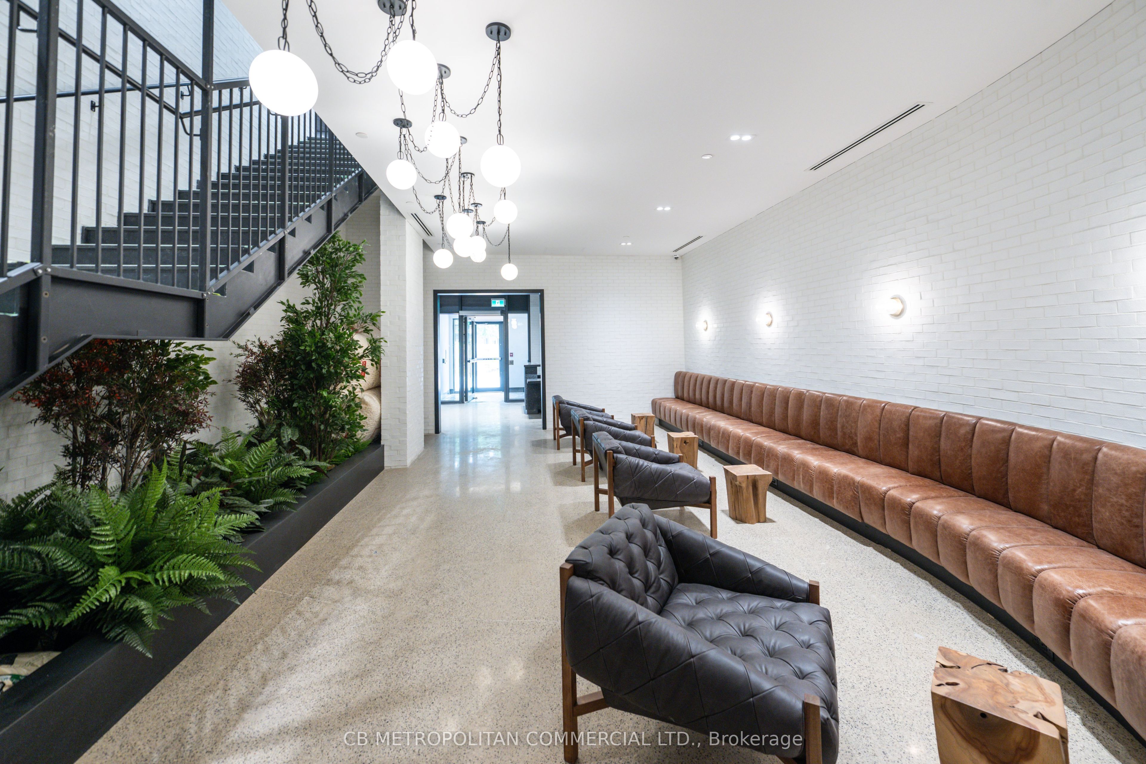 2946 Dundas Street West Street W 413, Toronto, ON M6P 1Y8 photo 3