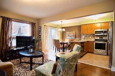 47 Hollingsworth Circle, Brampton, ON L7A 0J4 photo 3