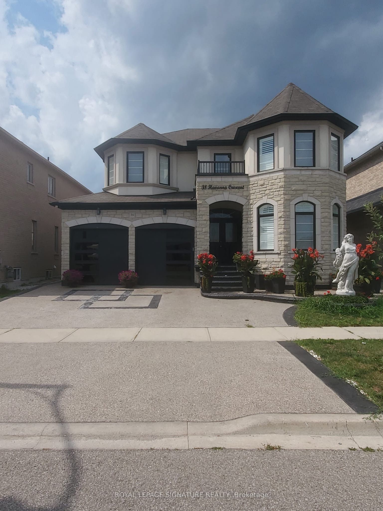 38 Havanna Crescent Basement, Brampton, ON L6P 3Y2