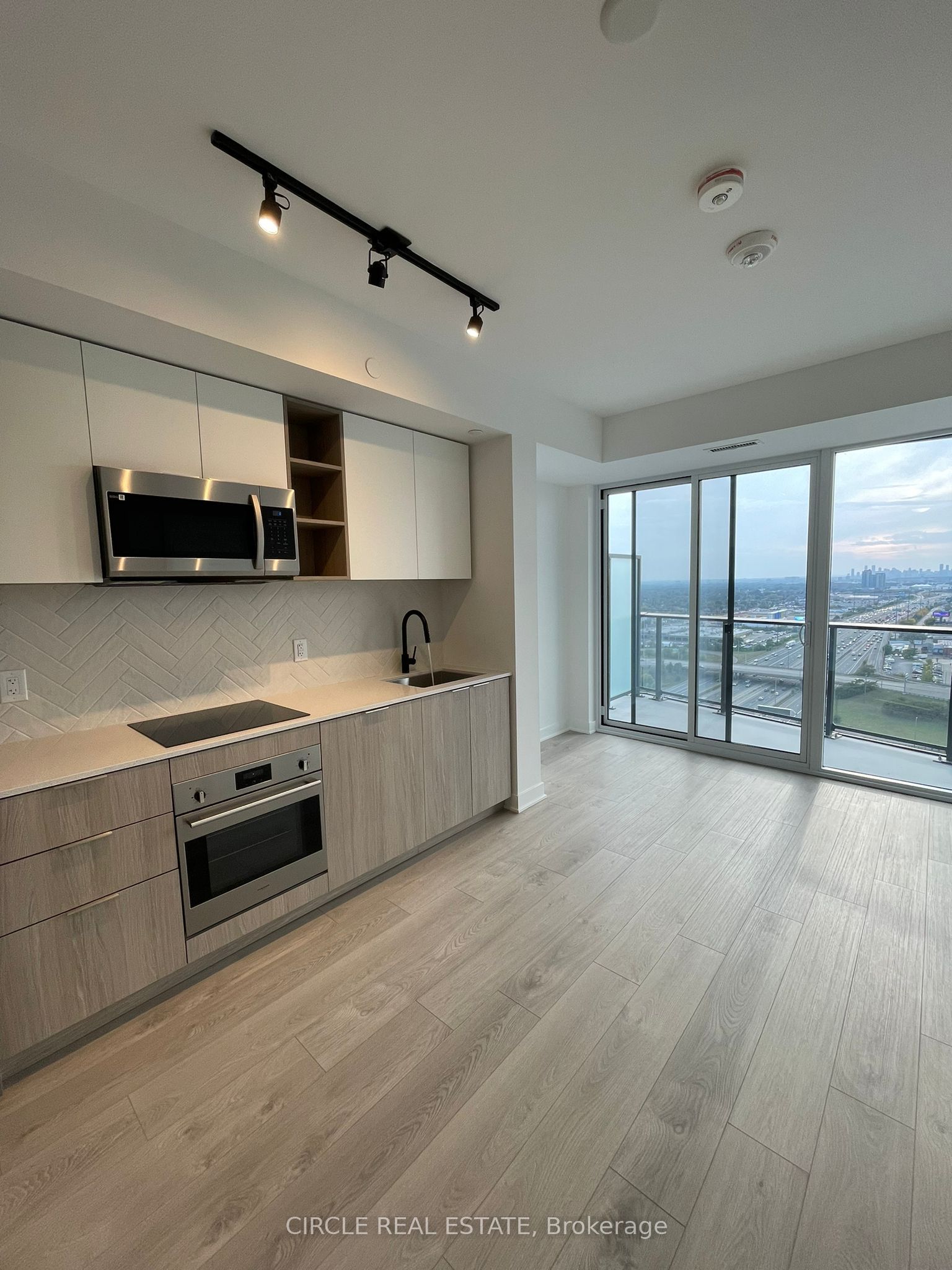36 Zorra Street 2202, Toronto, ON M8Z 0G5 photo 3