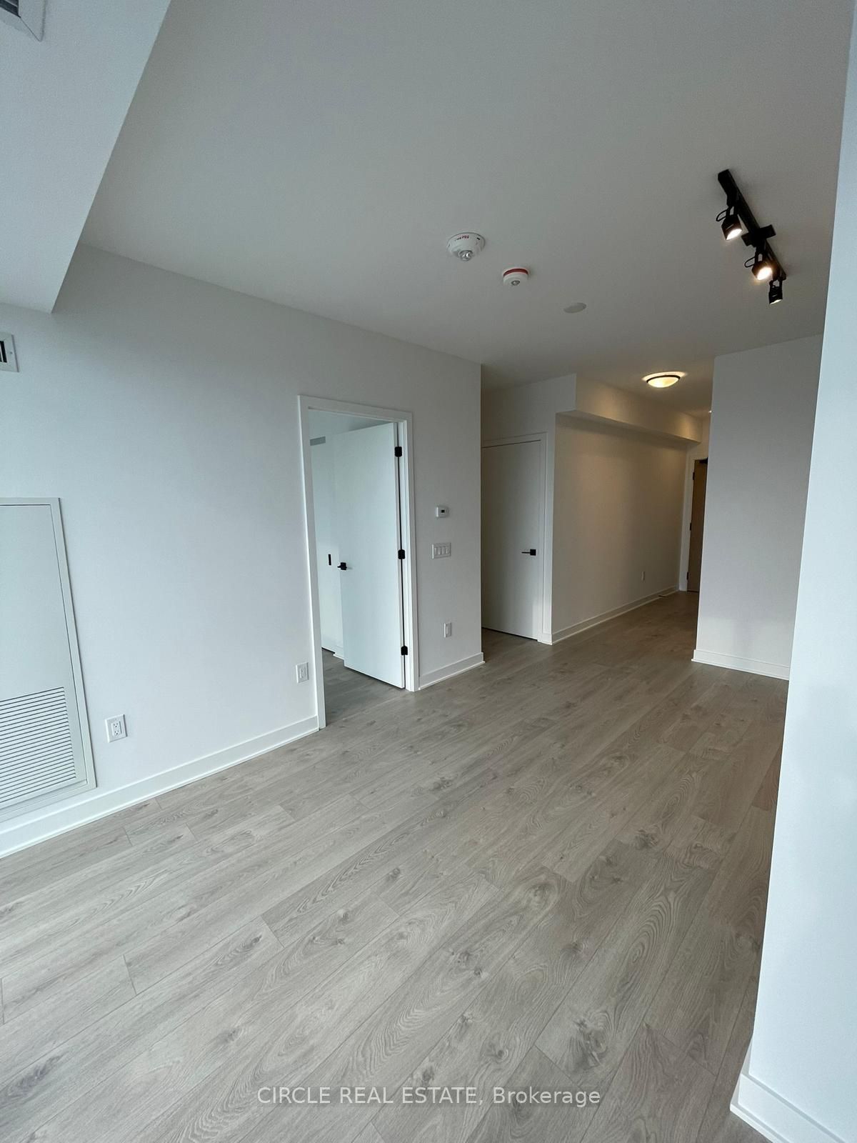36 Zorra Street 2202, Toronto, ON M8Z 0G5 photo 5
