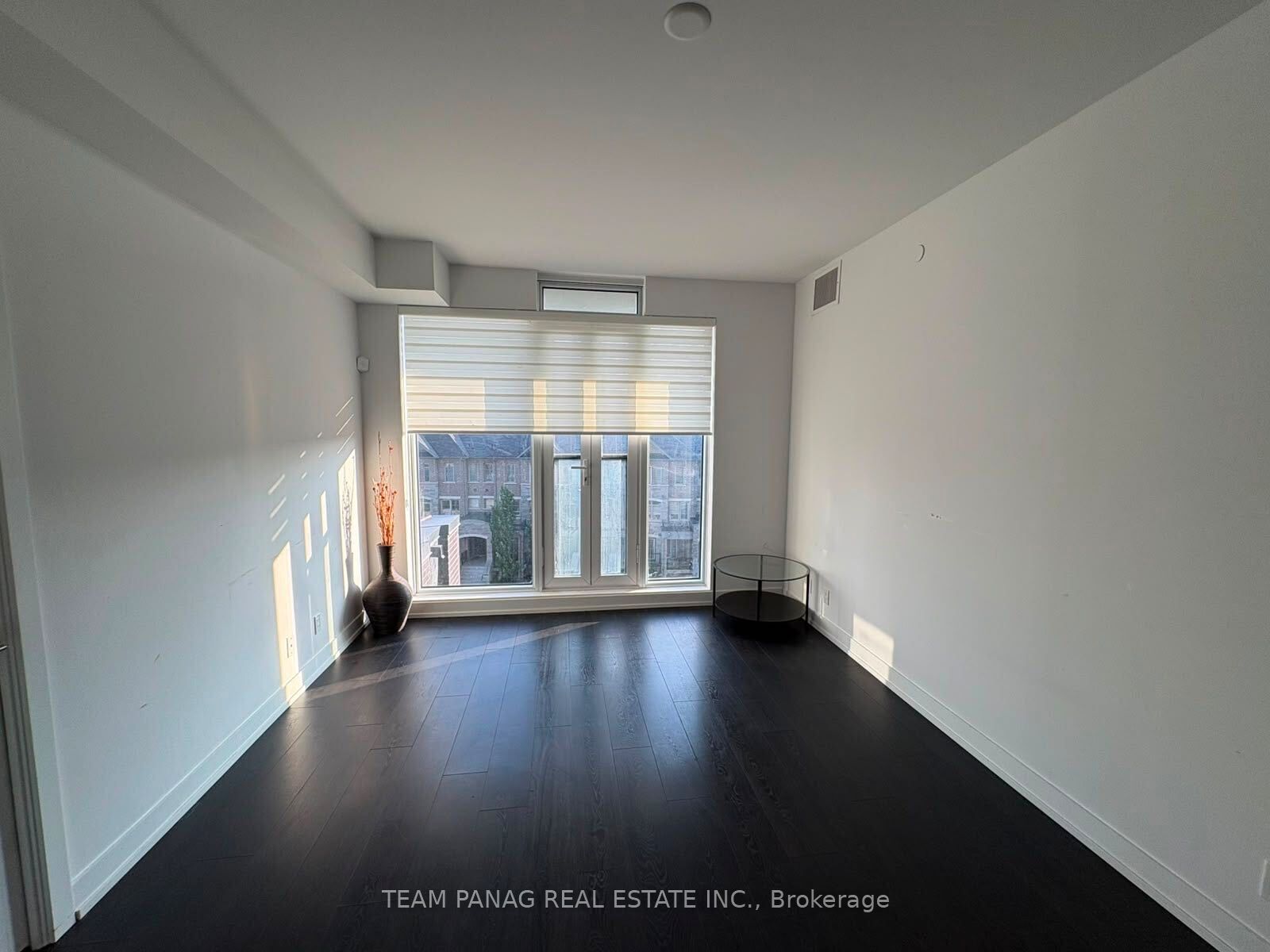 215 Veterans Drive 401, Brampton, ON L7A 5L7 photo 3